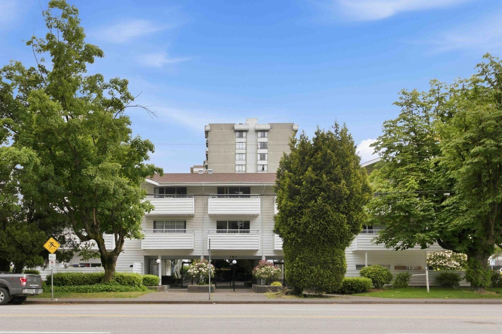 301 - 707 8th Street, New Westminster