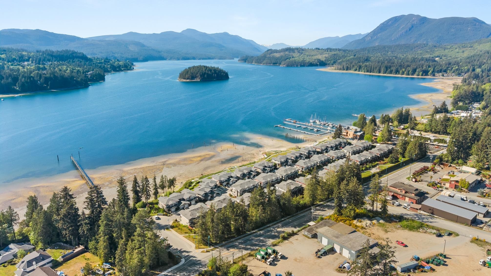 5934 Oldmill Lane, Sechelt, V7Z 0S3 — photo 1