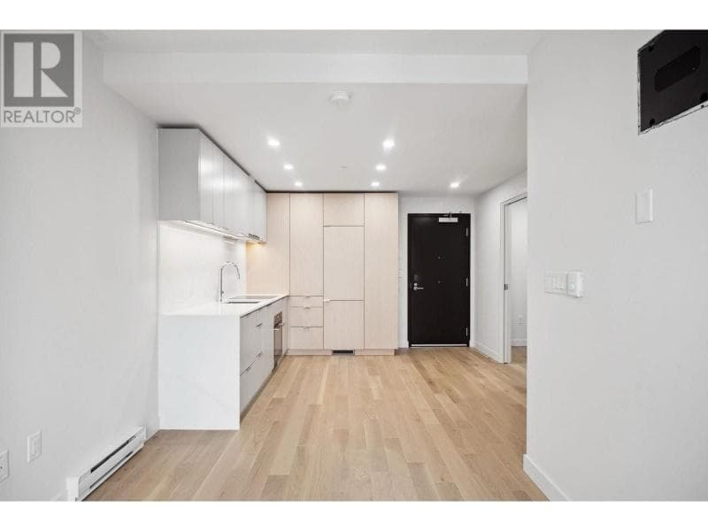 502 - 239 Keefer Street, Vancouver, V6A 1X6 — photo 5