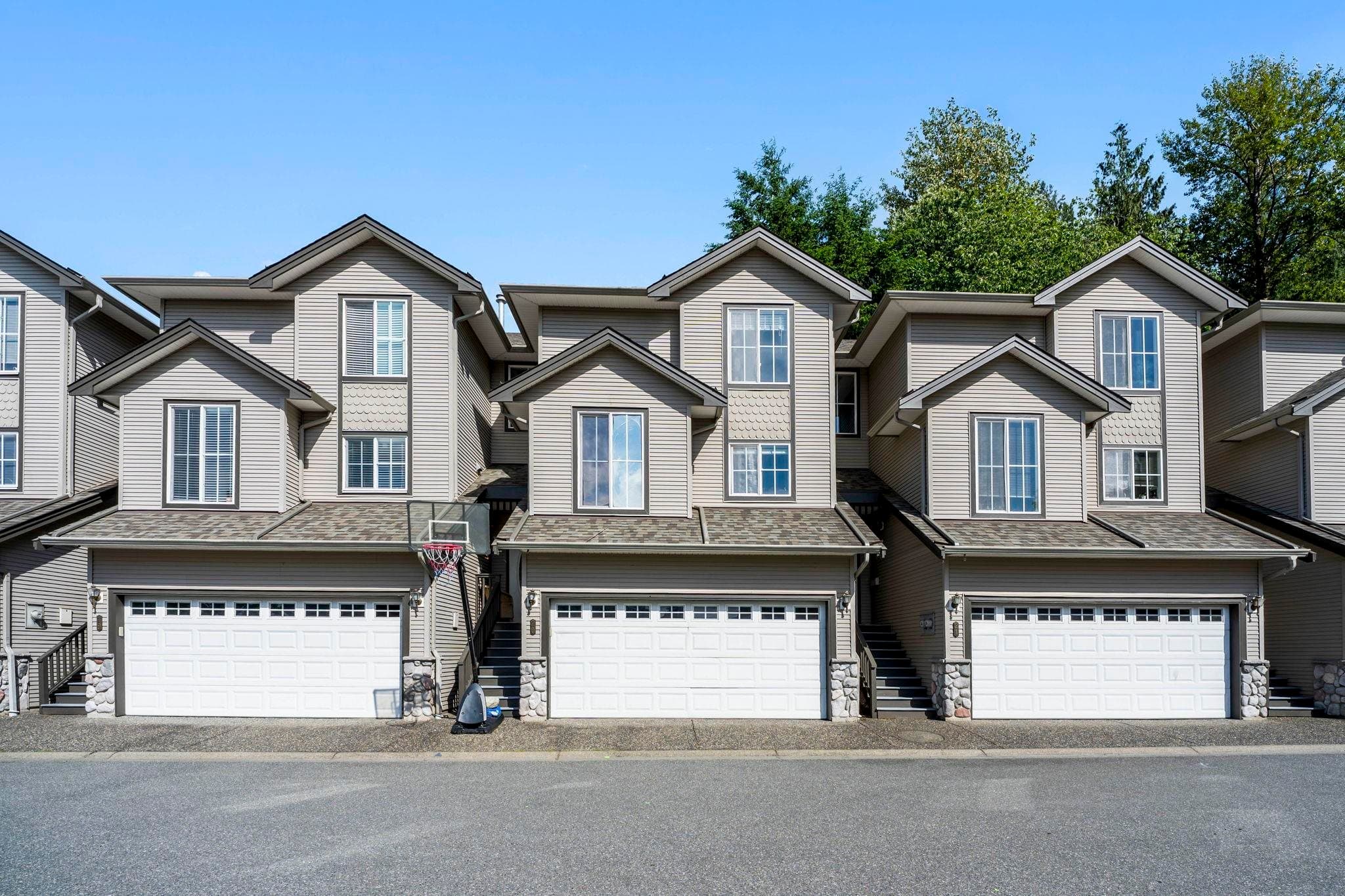 20 - 46360 Valleyview Road, Chilliwack, V2R 5L7 — photo 1