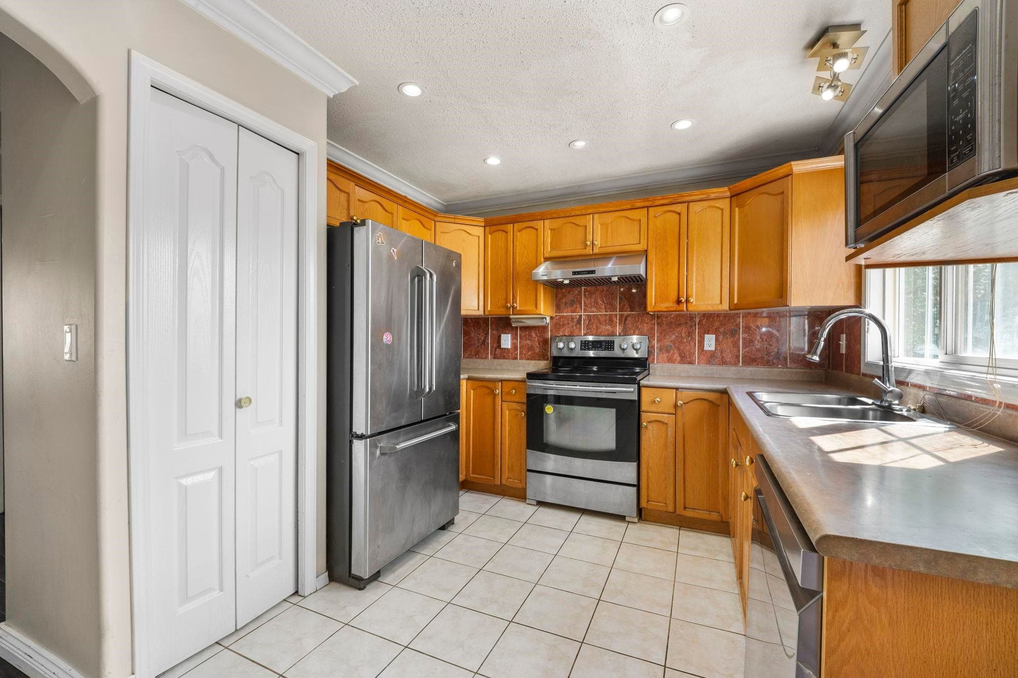 20 - 46360 Valleyview Road, Chilliwack, V2R 5L7 — photo 4