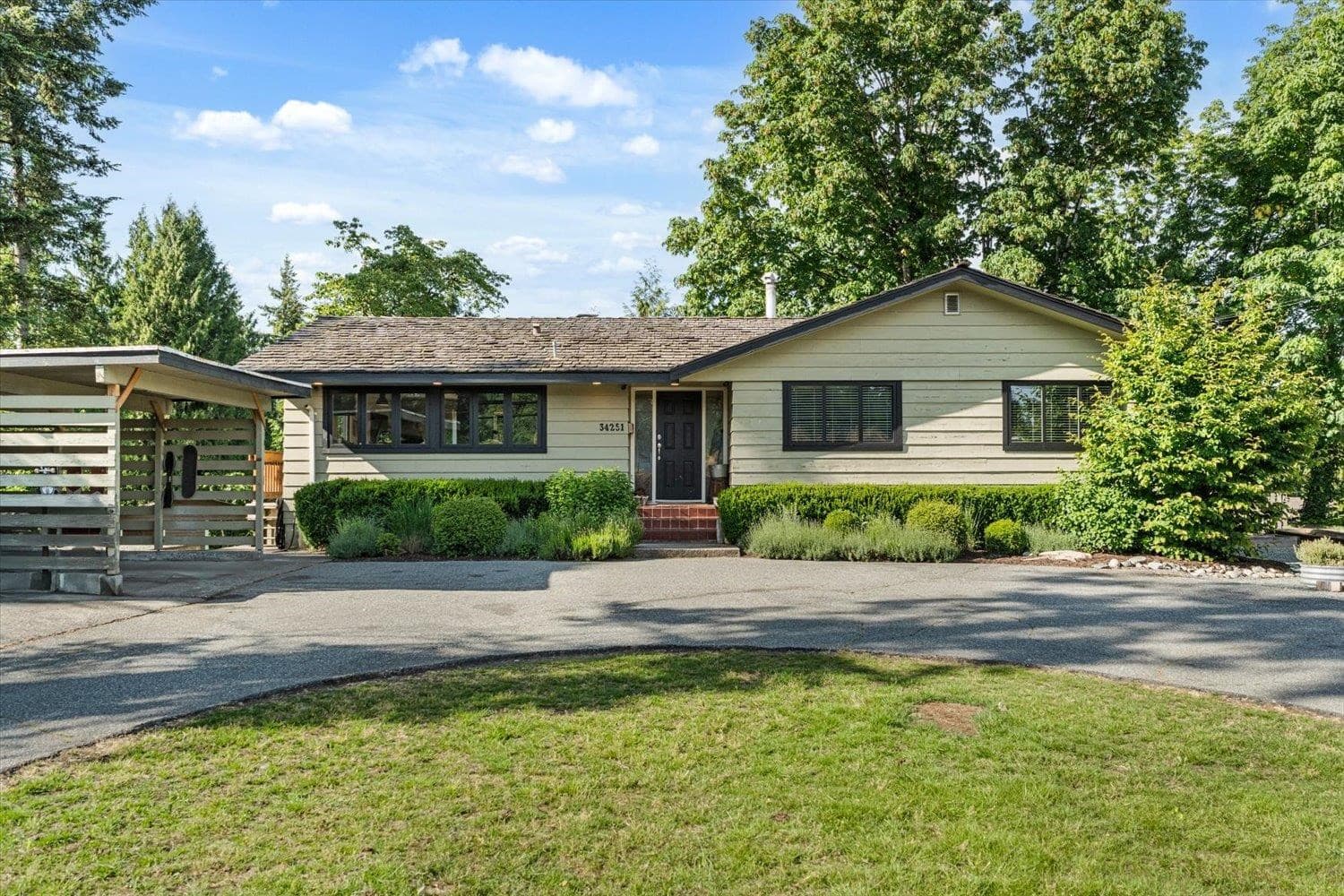 34251 George Ferguson Way, Abbotsford