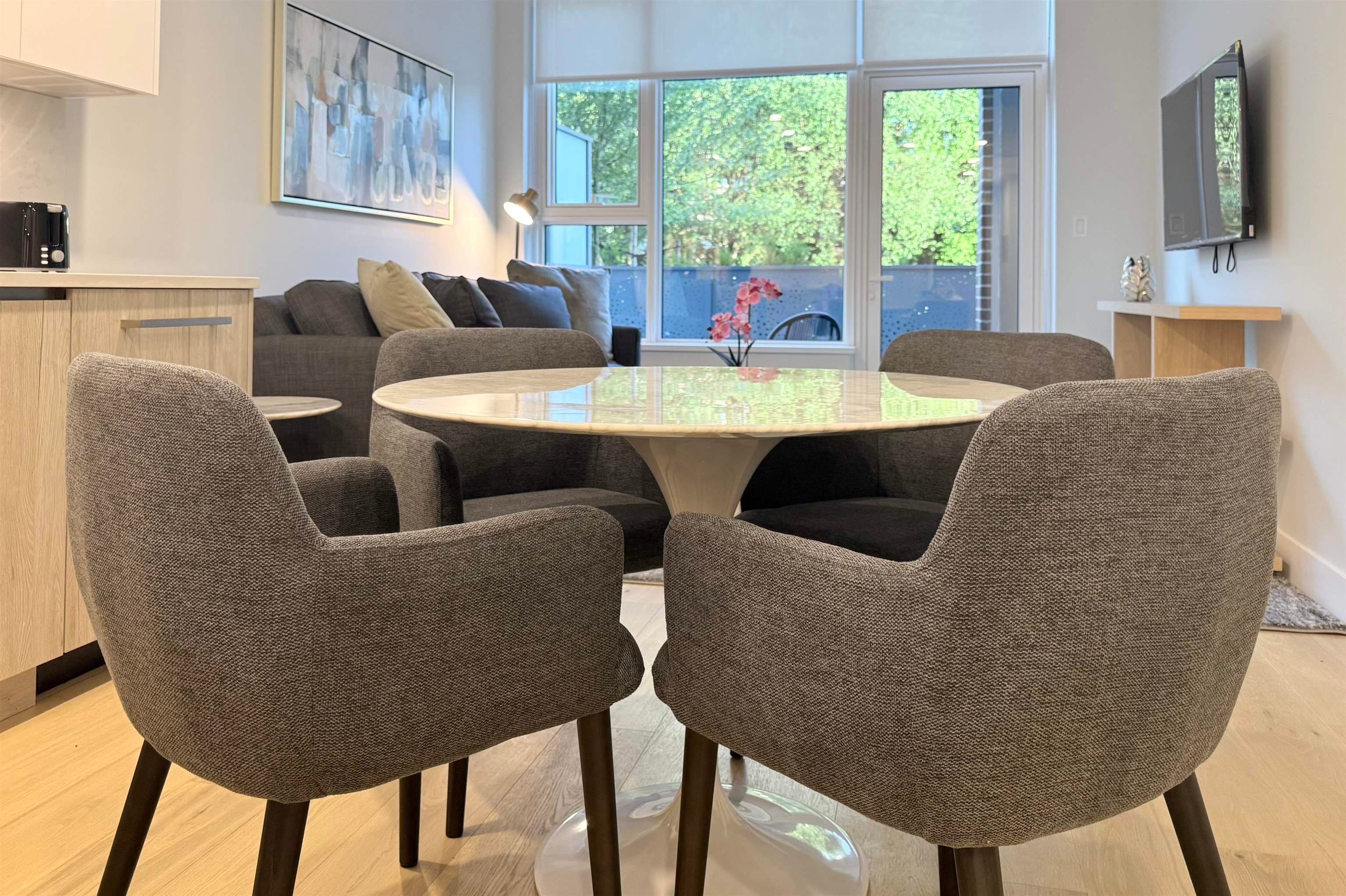 1-BDRM - 423 6th Street, West Vancouver, V7T 0A1 — photo 3