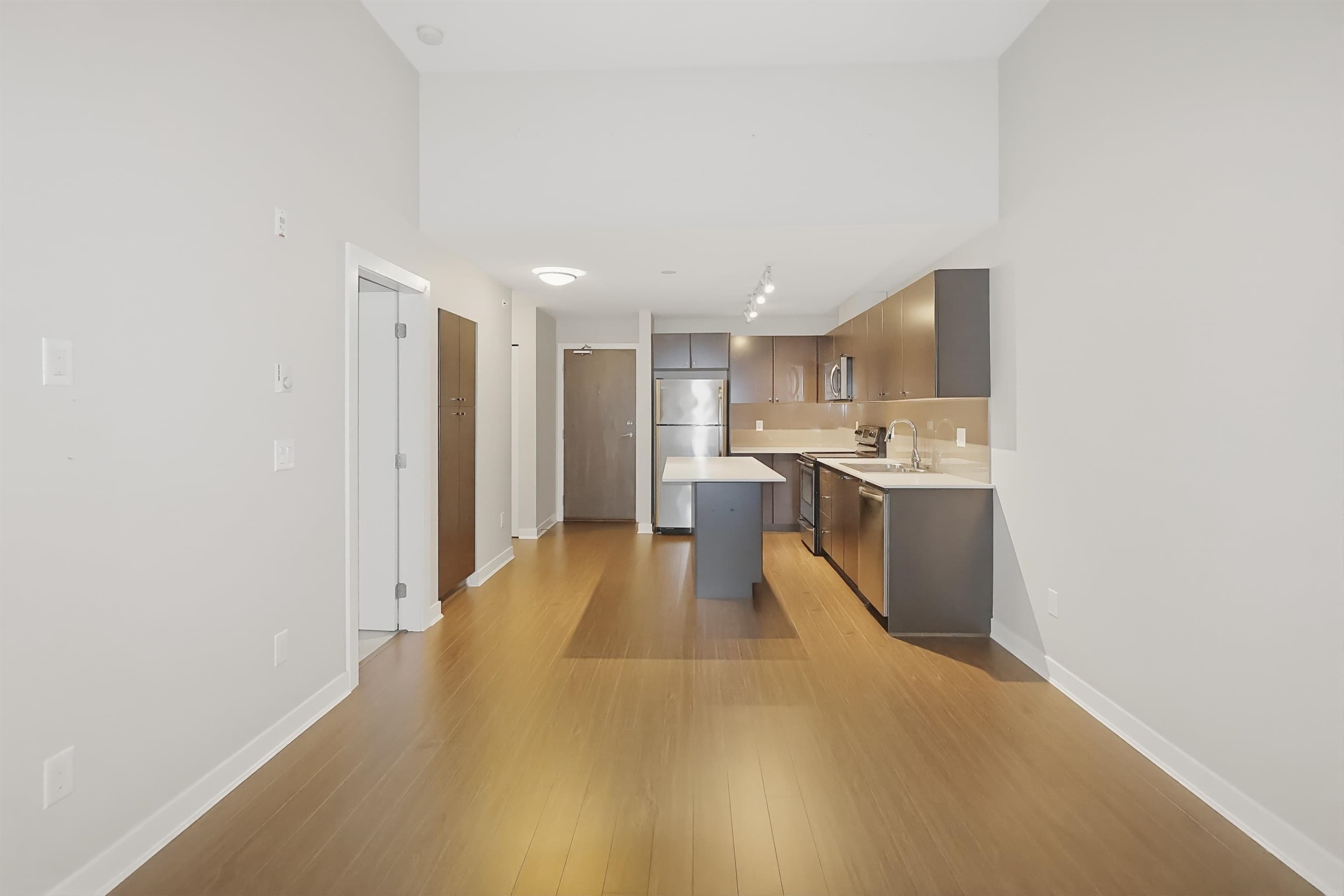 417 - 13740 75a Avenue, Surrey, V3W 0E8 — photo 4