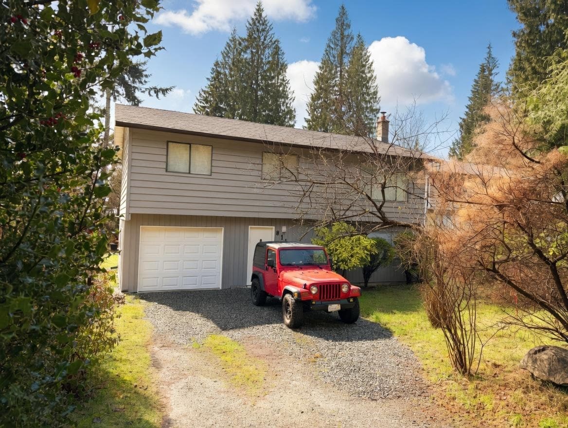 811 Reed Road, Gibsons, V0N 1V7 — photo 1