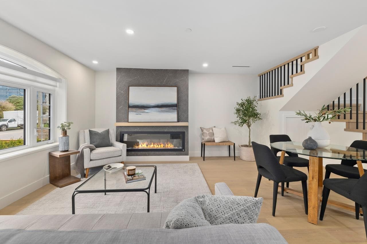 2438 W 49th Avenue, Vancouver
