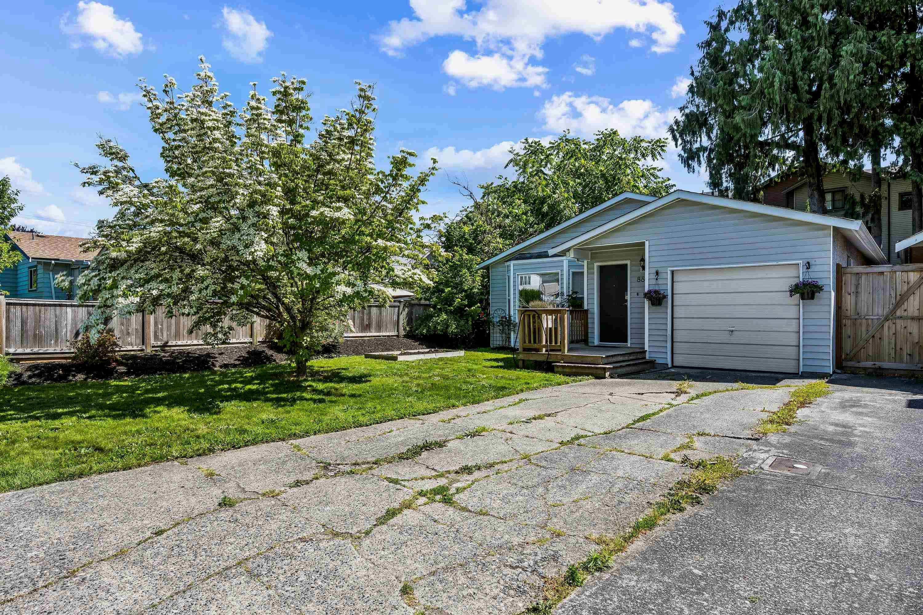8880 Allard Street, Chilliwack, V2P 7L4 — photo 2