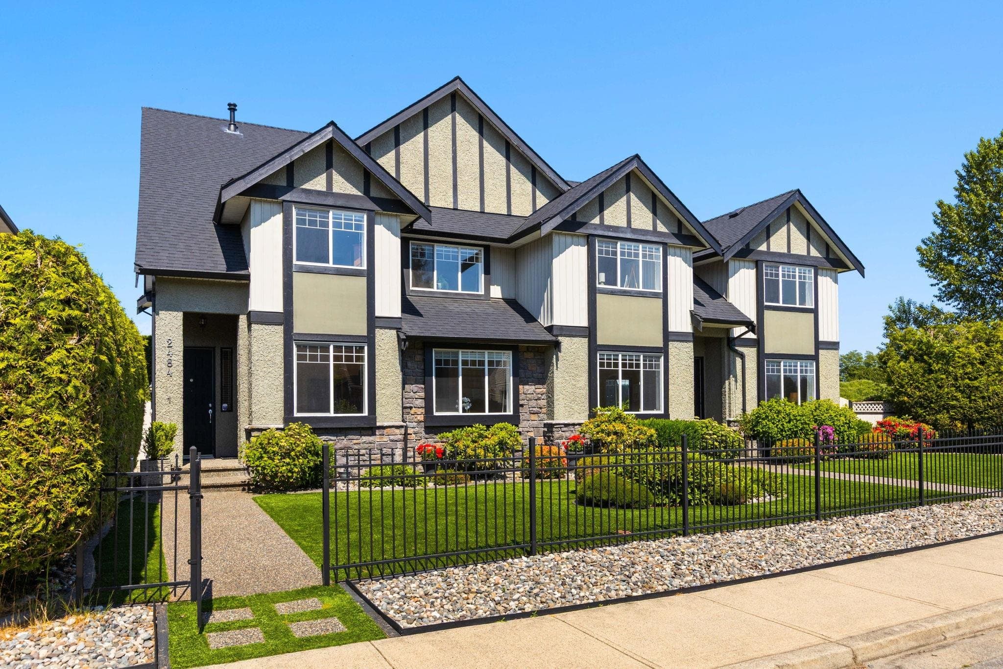 A - 2484 Nile Gate, Port Coquitlam, V3B 8B3 — photo 1