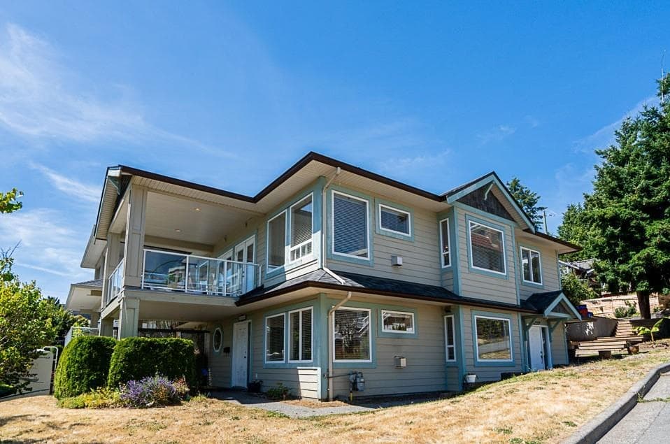 15645 Pacific Avenue, White Rock, V4B 1S1 — photo 1