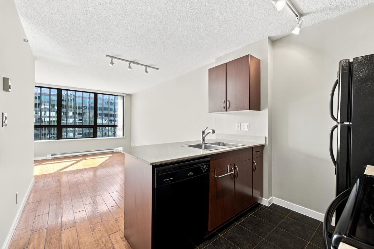 2006 - 938 Smithe Street, Vancouver, V6Z 3H8 — photo 1