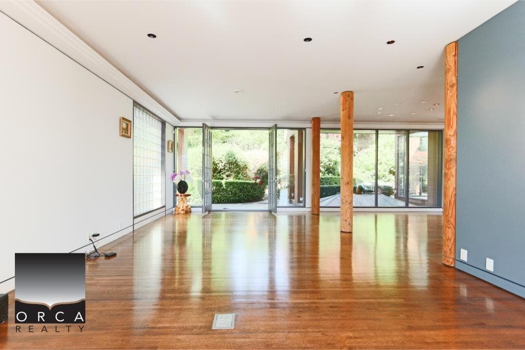 687 Beachview Drive, North Vancouver, V7G 1P8 — photo 3