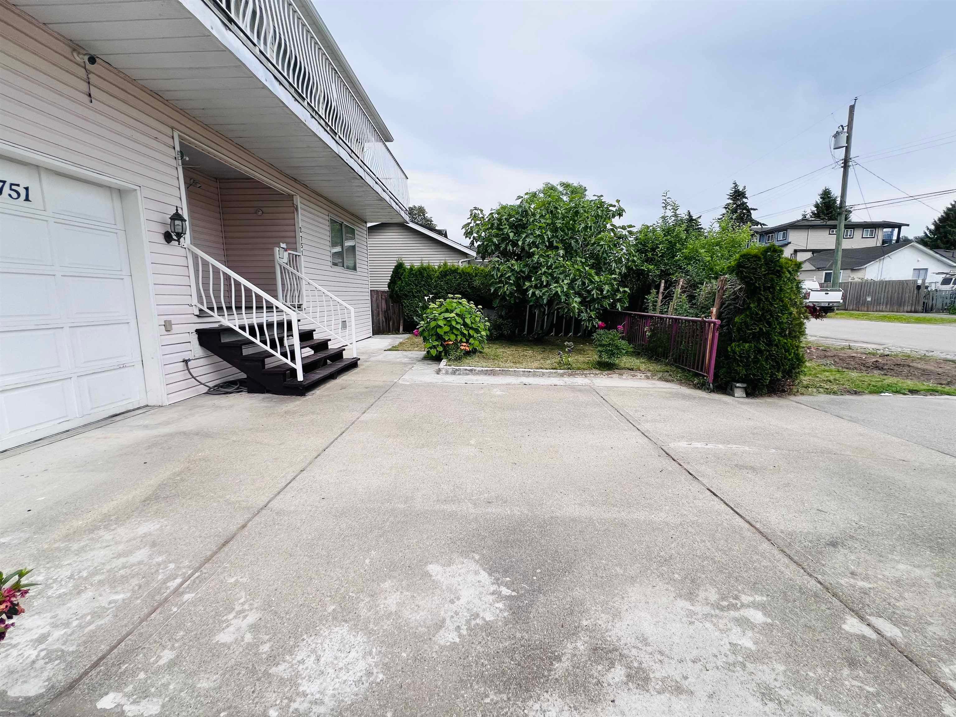 12751 115a Avenue, Surrey, V3V 3R3 — photo 3