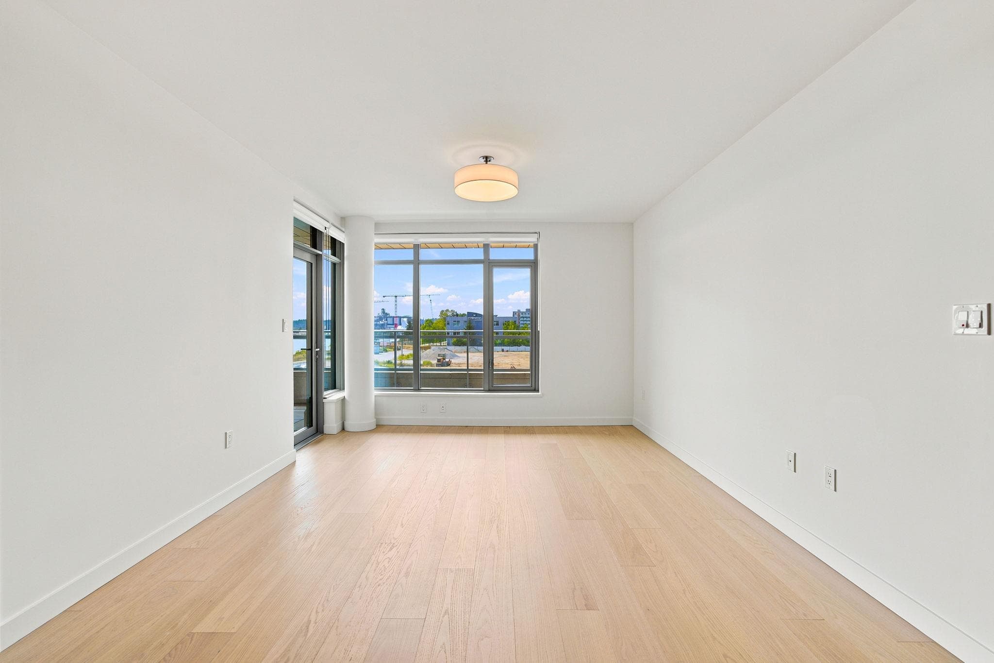 301 - 785 Harbour Way, North Vancouver, V7P 0G5 — photo 5