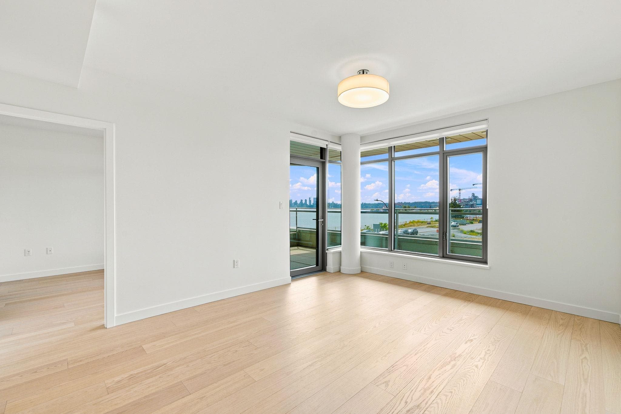 301 - 785 Harbour Way, North Vancouver, V7P 0G5 — photo 4