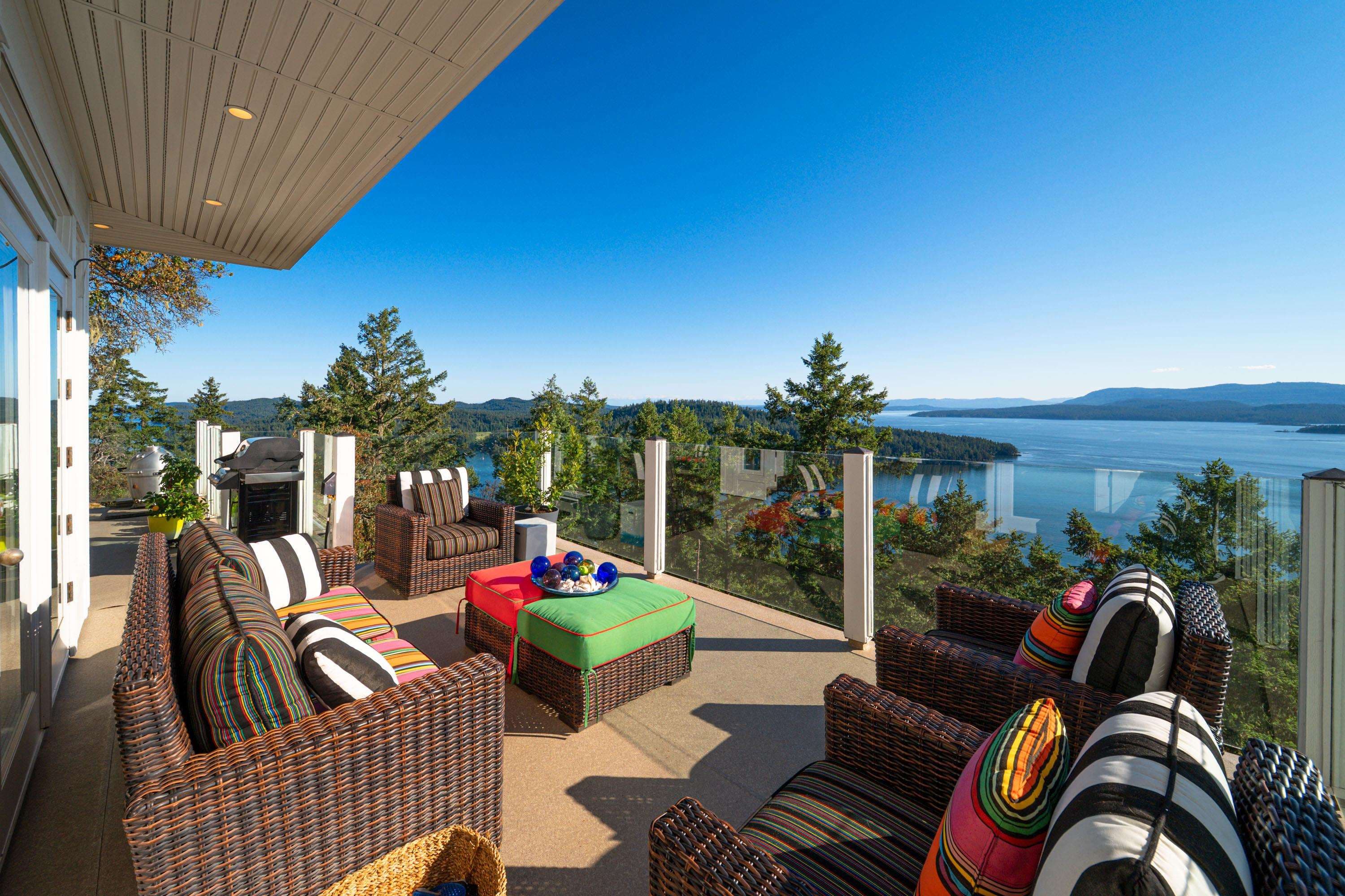 356 East West Road, Mayne Island, V0N 2J2 — photo 2