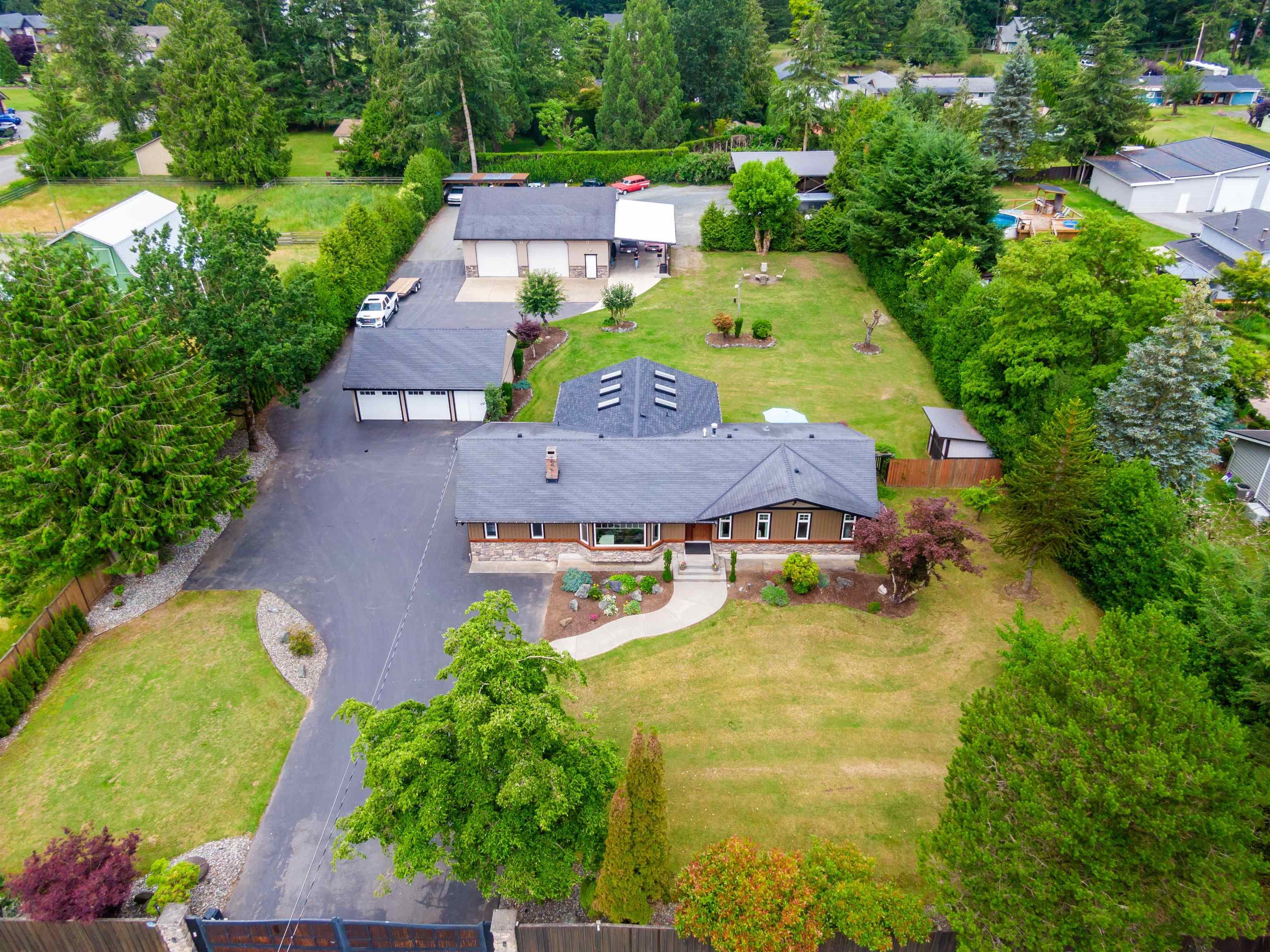 24645 50 Avenue, Langley, V2Z 1E4 — photo 1