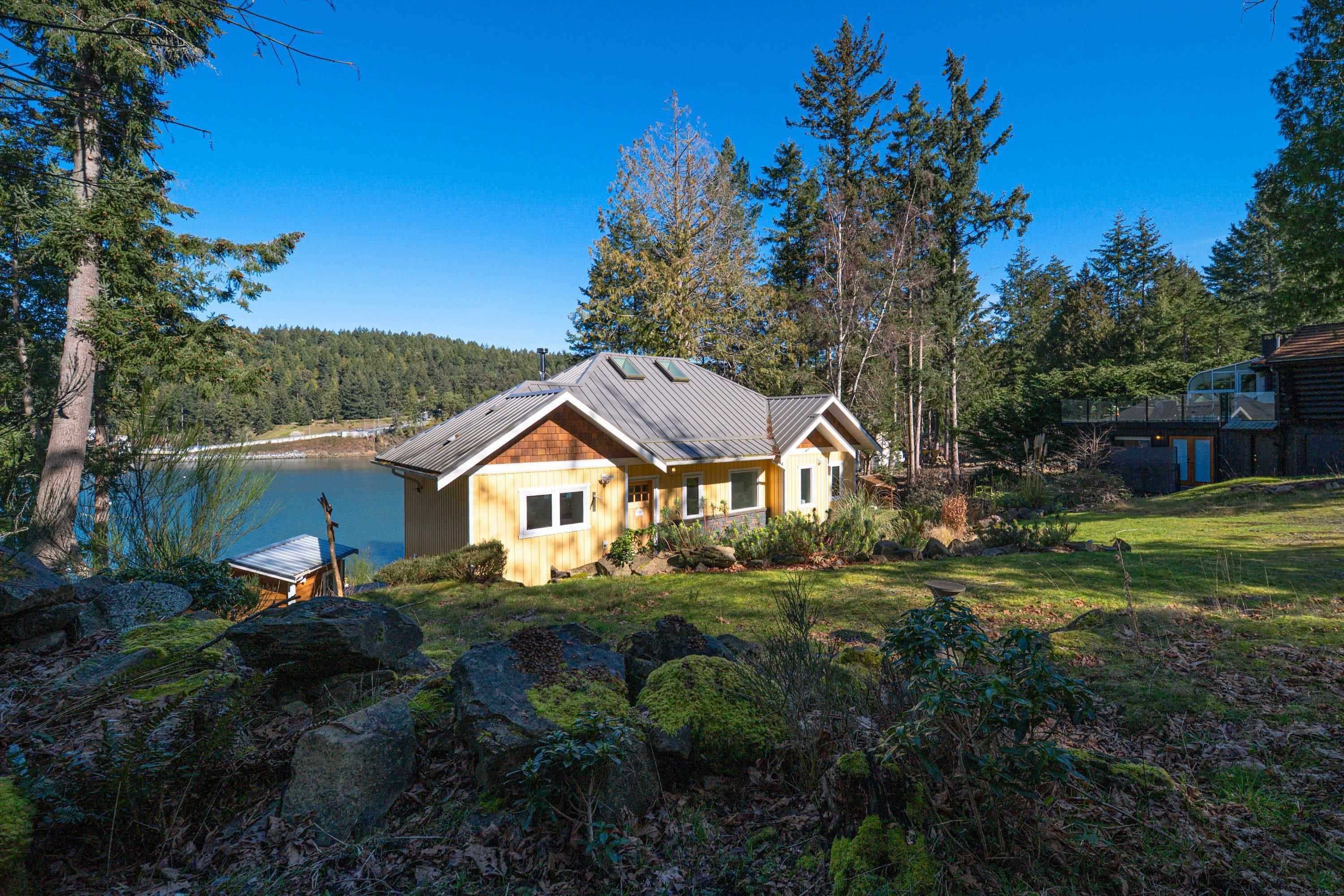 225 Mariners Way, Mayne Island, V0N 2J2 — photo 3