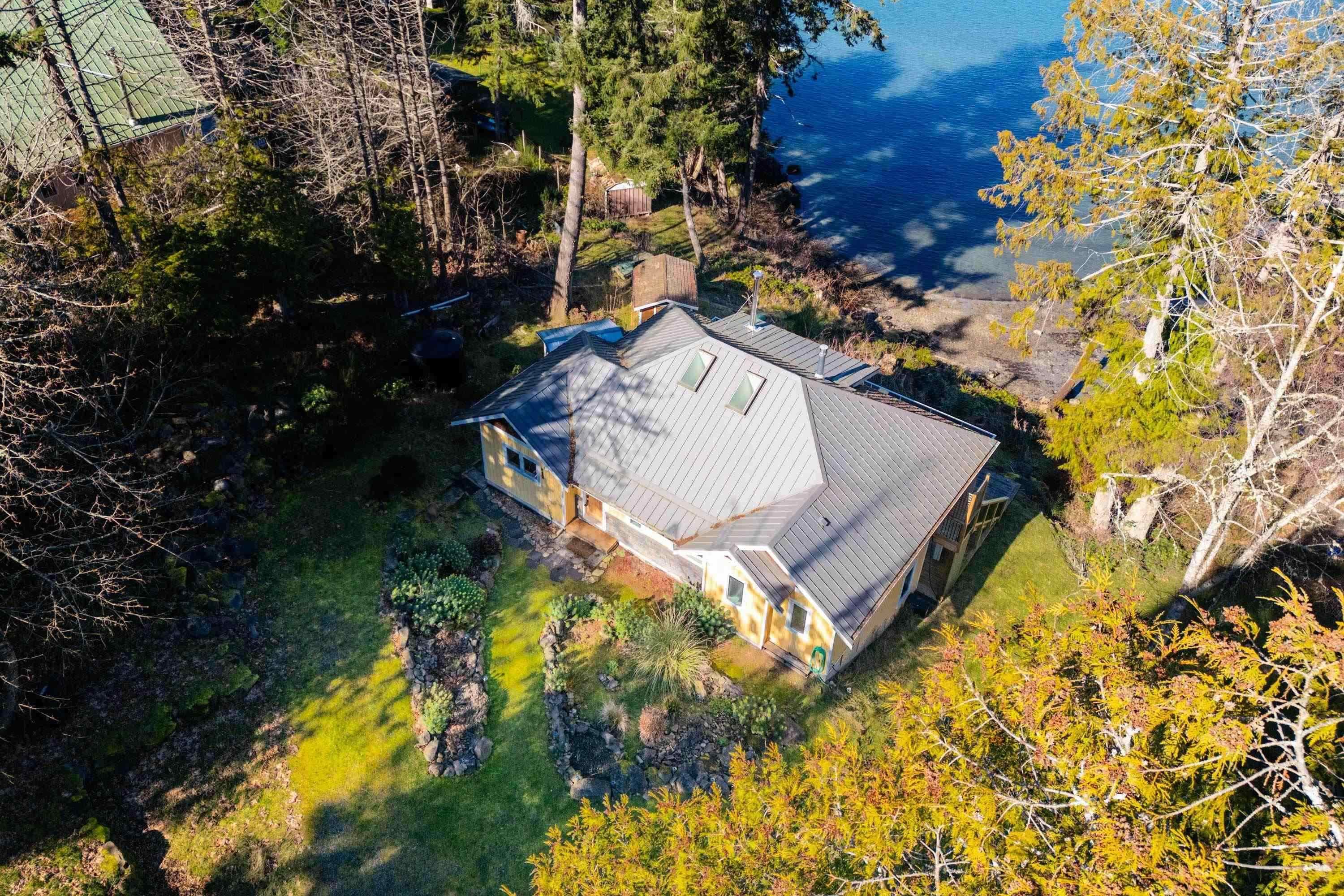 225 Mariners Way, Mayne Island, V0N 2J2 — photo 4