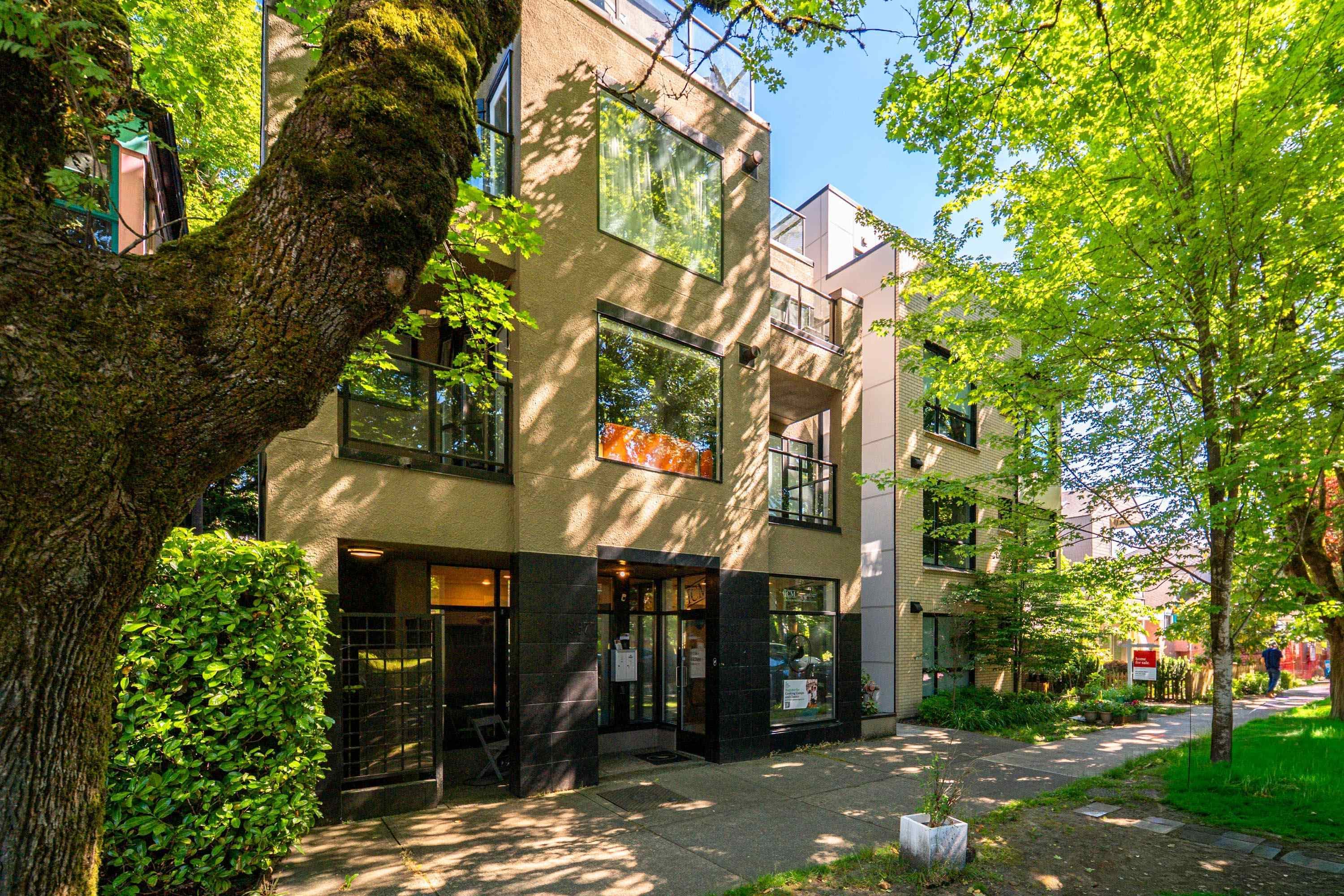 202 - 3673 W 11th Avenue, Vancouver