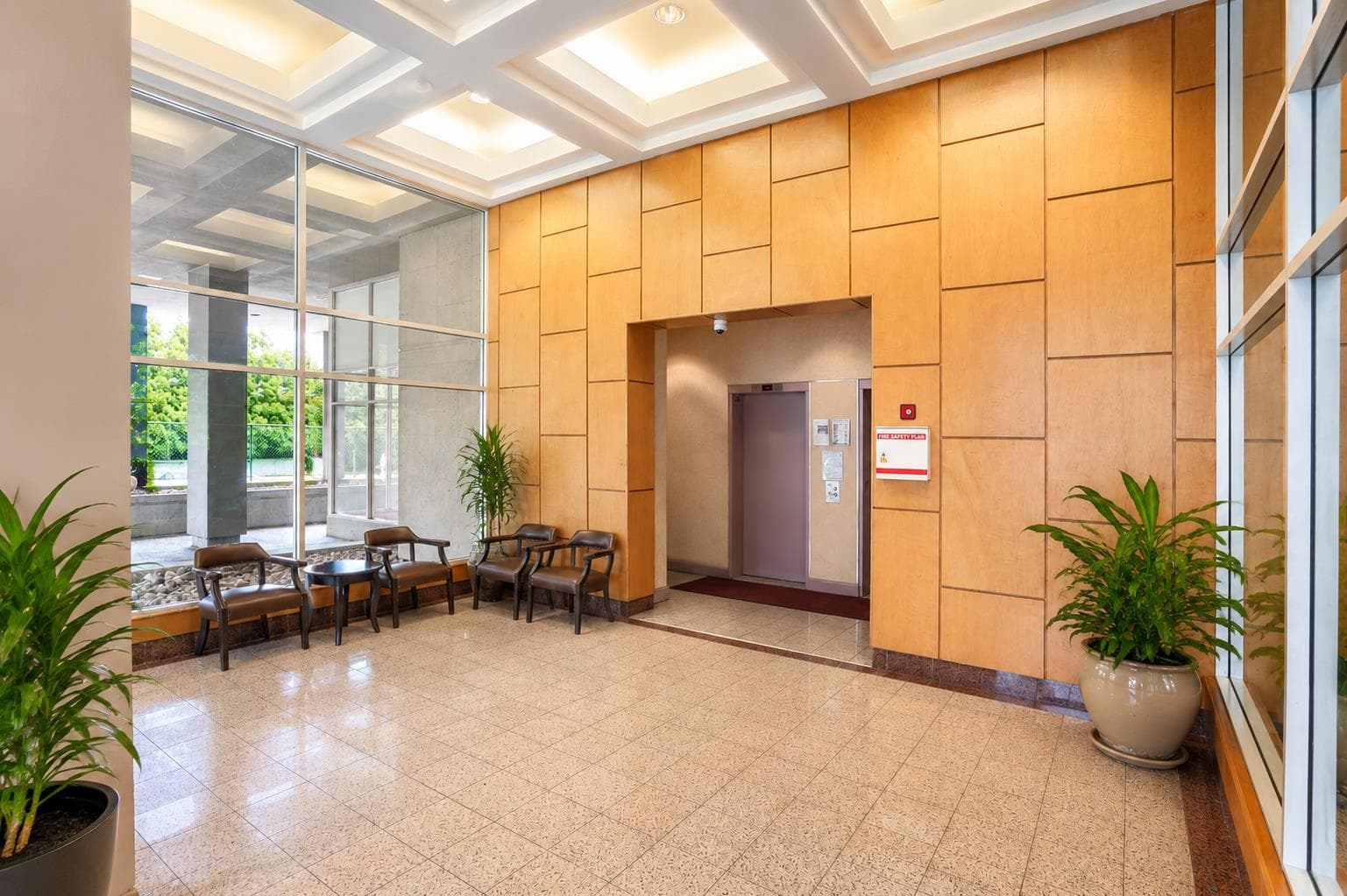 1206 - 9623 Manchester Drive, Burnaby, V3N 4Y8 — photo 4