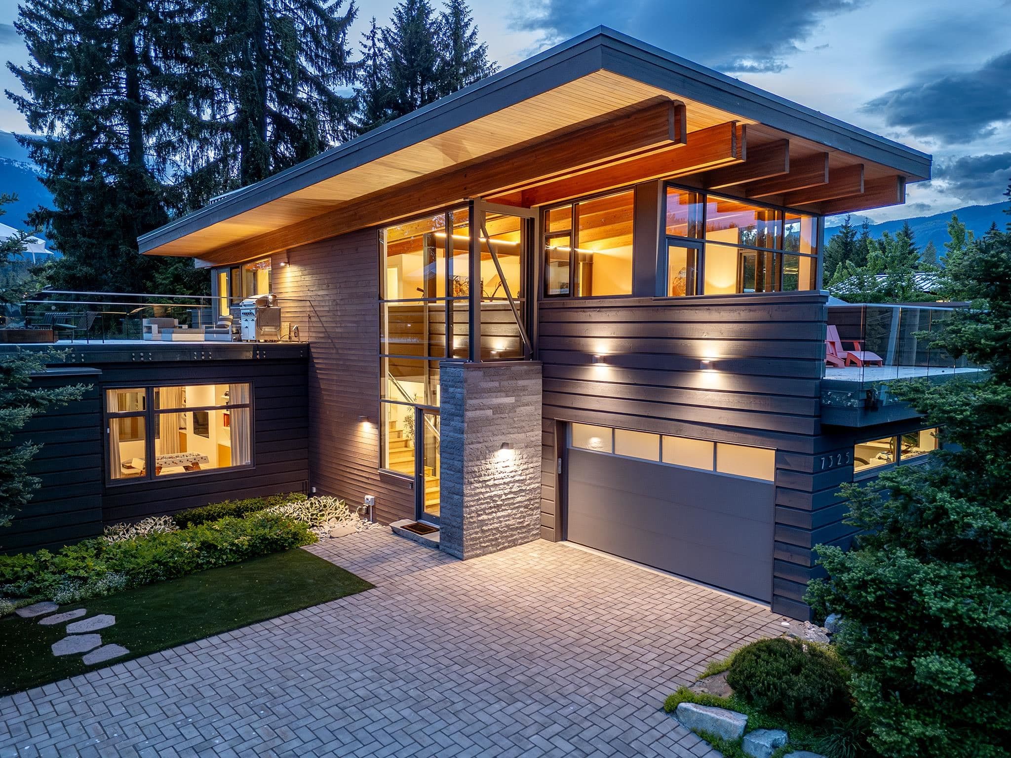 7325 Toni Sailer Lane, Whistler