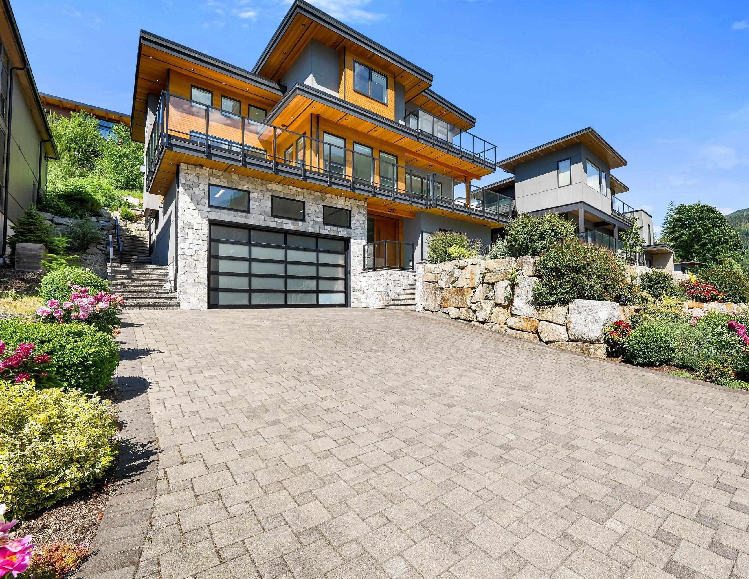 2237 Windsail Place, Squamish, V8B 0T6 — photo 2