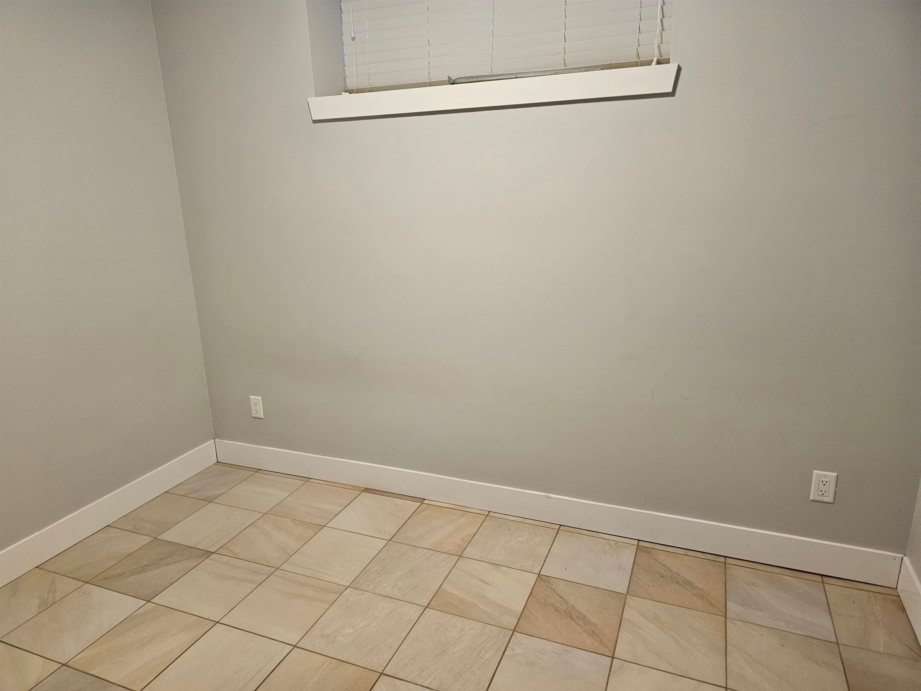Lower - 3128 East 45th Avenue, Vancouver, V5R 3E1 — photo 4
