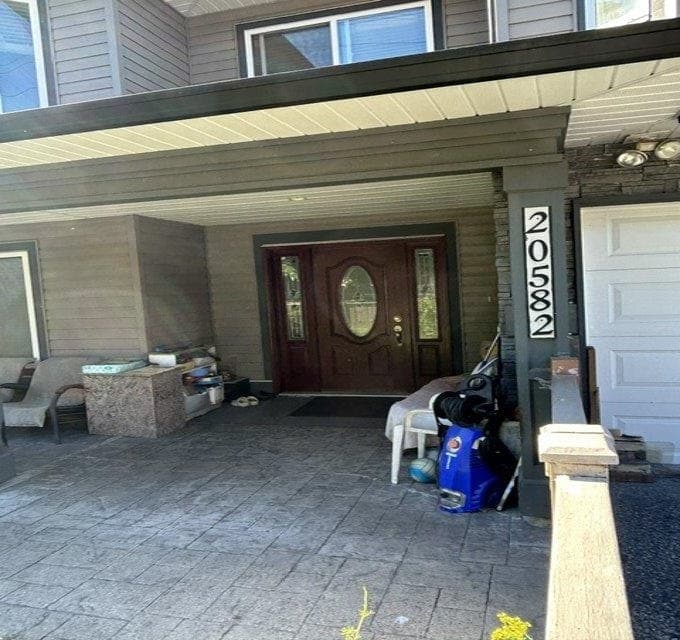 20582 Lorne Avenue, Maple Ridge, V2X 1H1 — photo 2
