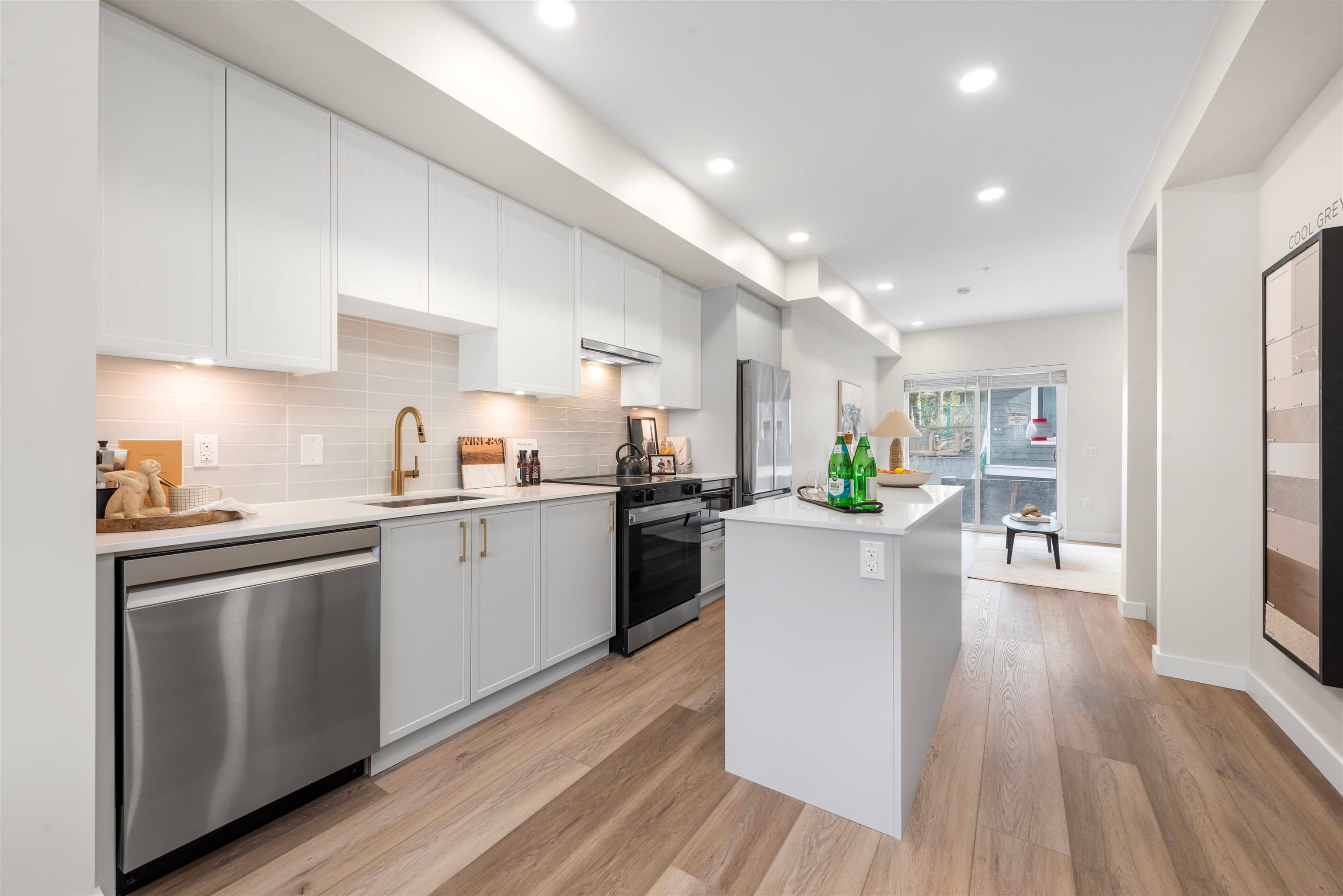 4 - 728 Lea Avenue, Coquitlam, V3J 0S1 — photo 2