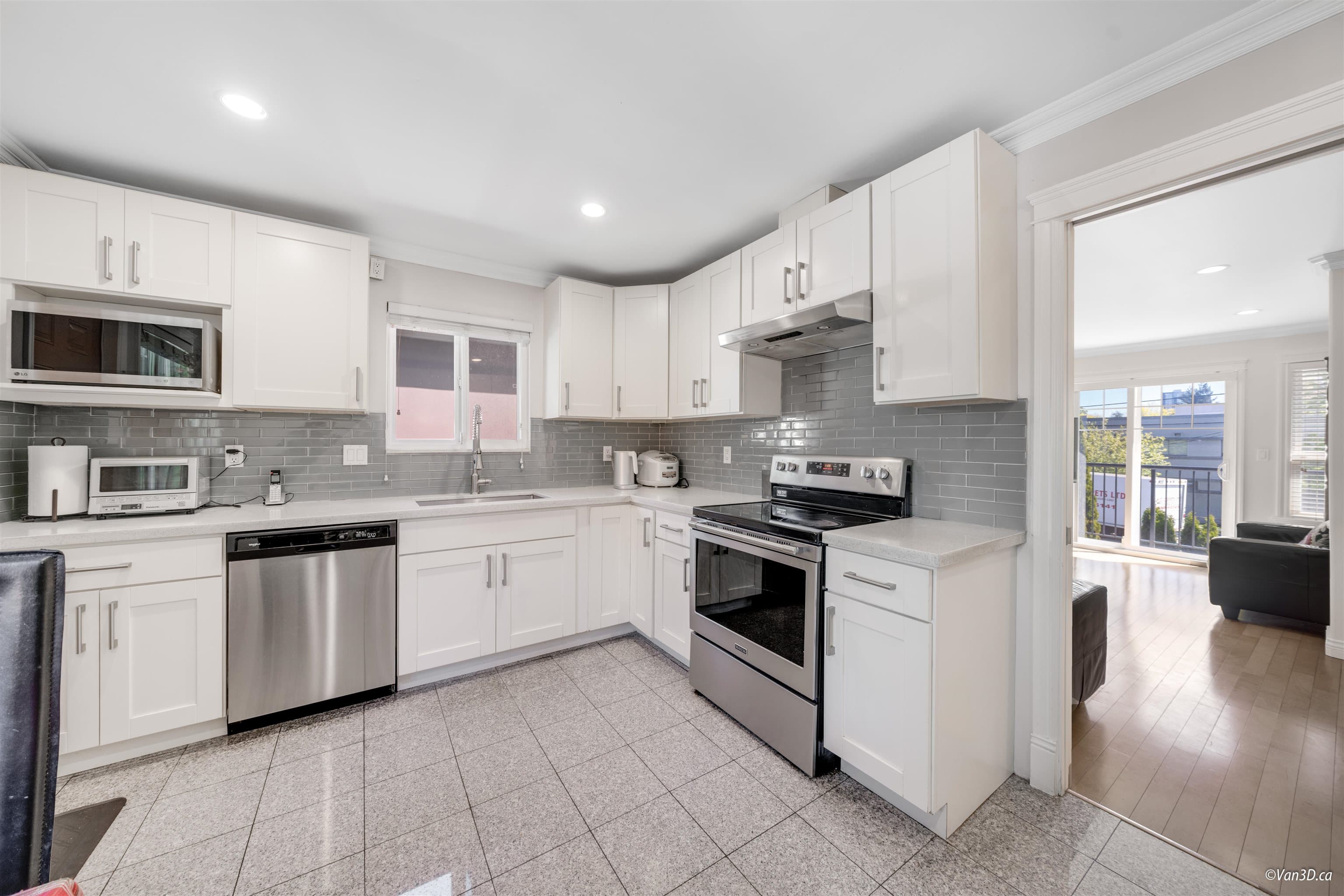 7531 Oak Street, Vancouver, V6P 4A4 — photo 2