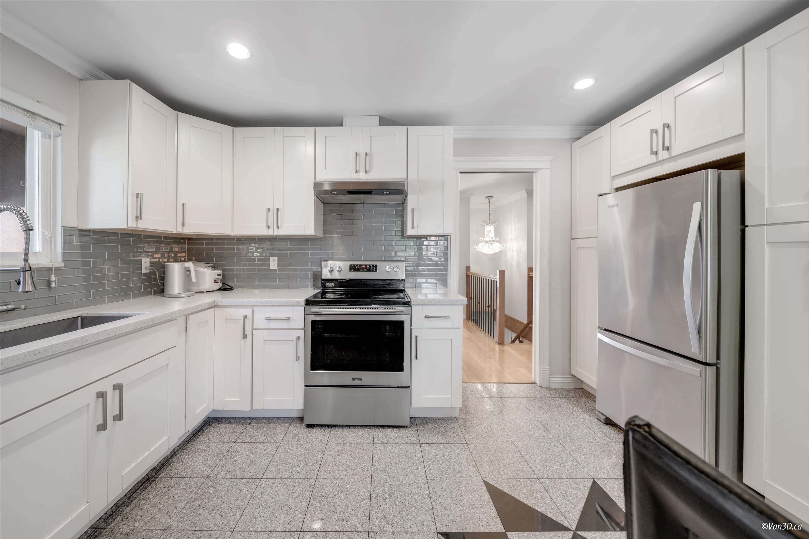 7531 Oak Street, Vancouver, V6P 4A4 — photo 1