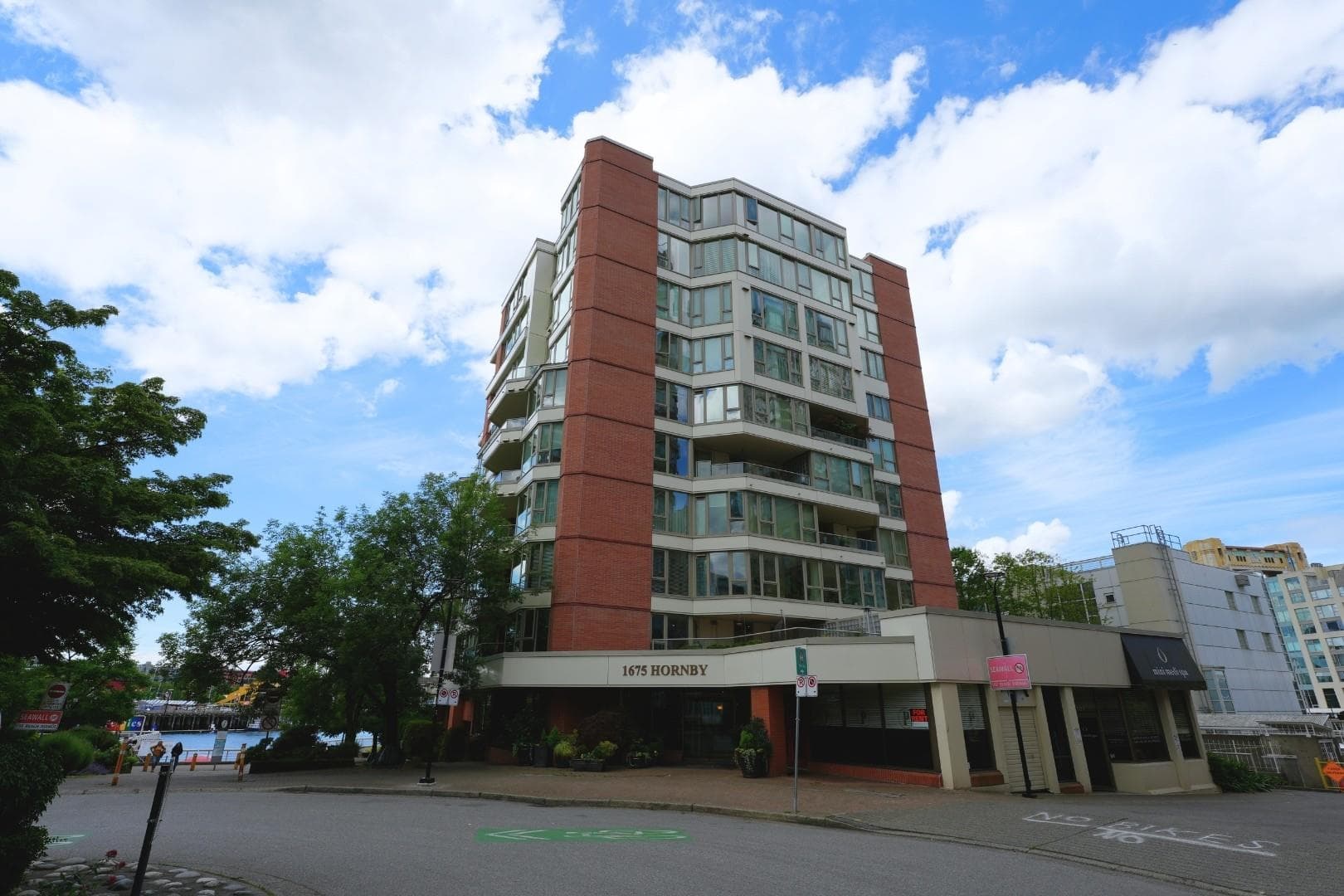 203 - 1675 Hornby Street, Vancouver