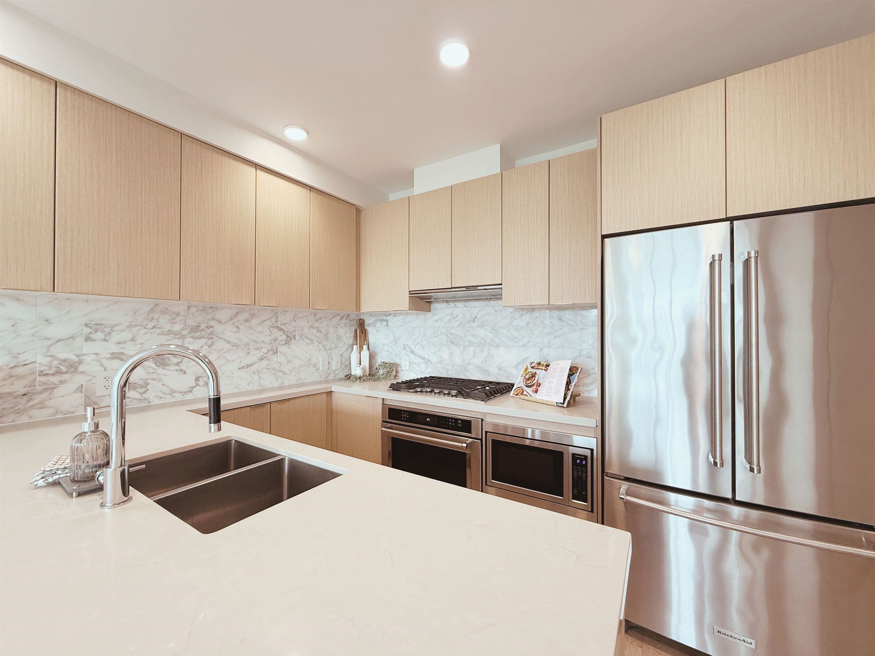 1706 - 530 Whiting Way, Coquitlam, V3J 0J4 — photo 2