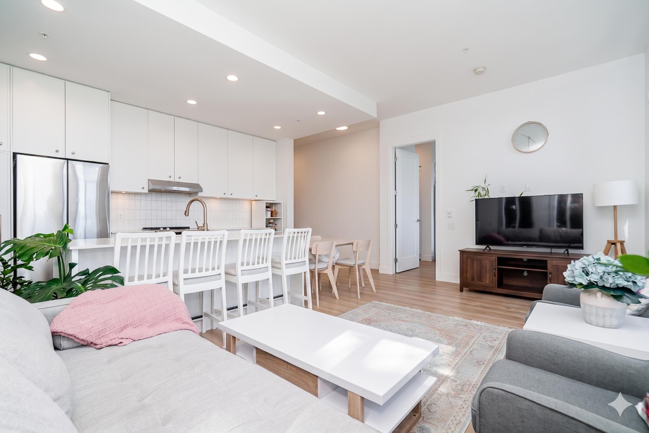 310 - 708 Edgar Avenue, Coquitlam, V3K 0H3 — photo 2