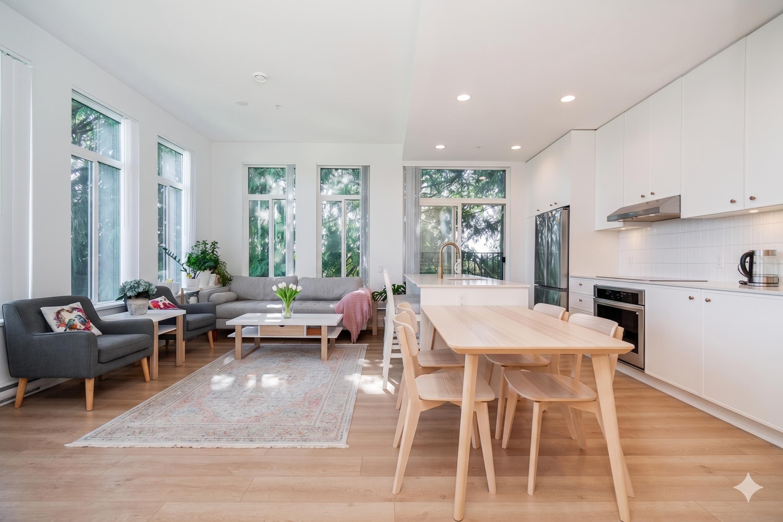310 - 708 Edgar Avenue, Coquitlam, V3K 0H3 — photo 1