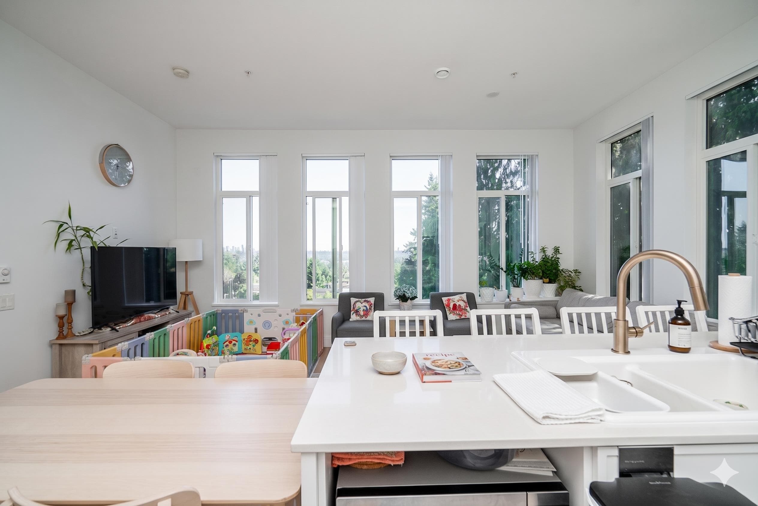 310 - 708 Edgar Avenue, Coquitlam, V3K 0H3 — photo 4