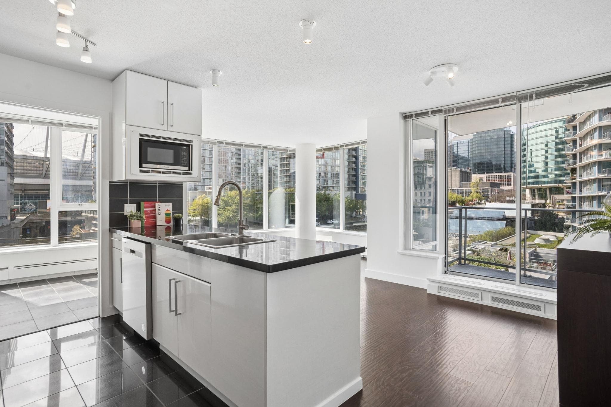 808 - 689 Abbott Street, Vancouver, V6B 0J2 — photo 5