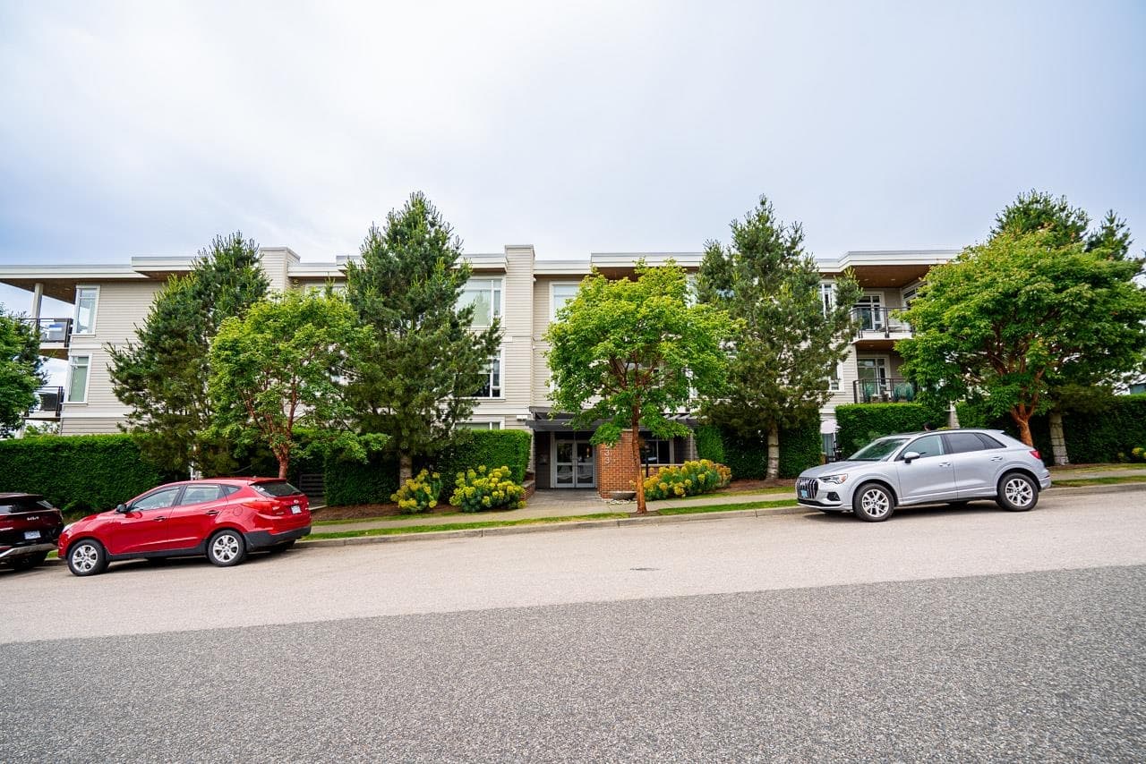 PH9 - 1333 Winter Street, White Rock, V4B 3Y2 — photo 2