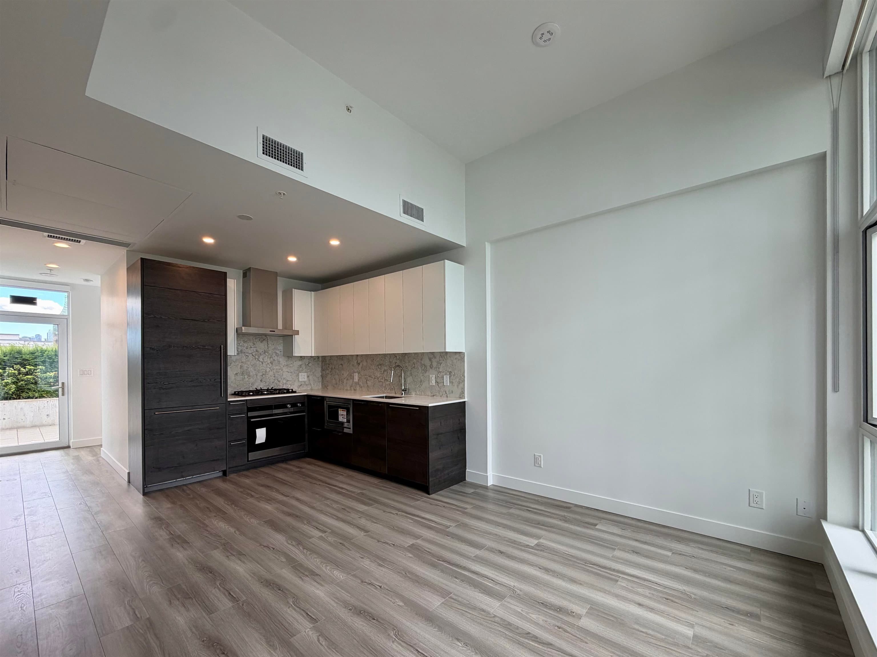 311 - 2381 Beta Avenue, Burnaby, V5C 0P7 — photo 4