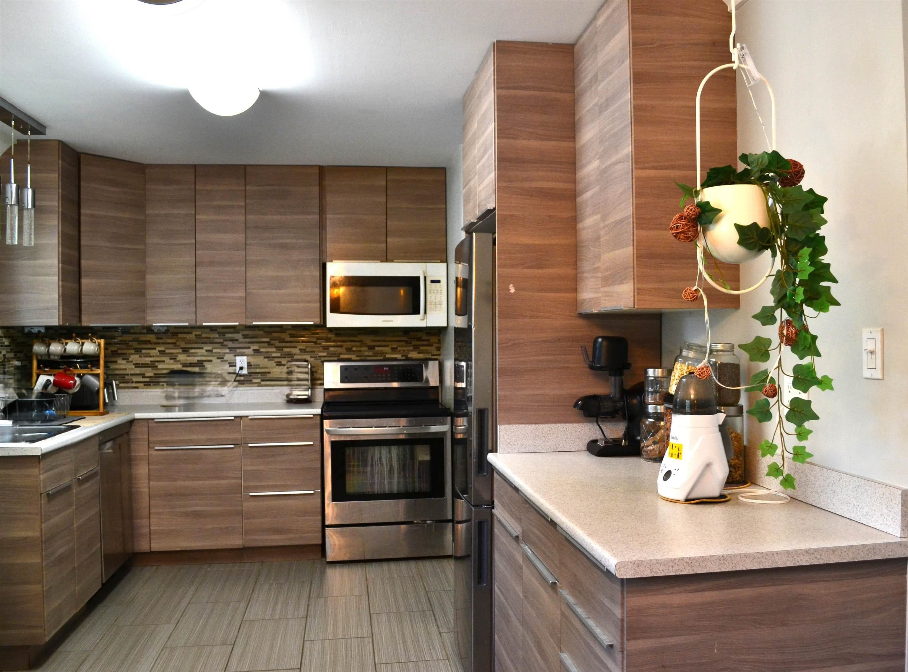 17486 61a Avenue, Surrey, V3S 5K2 — photo 3