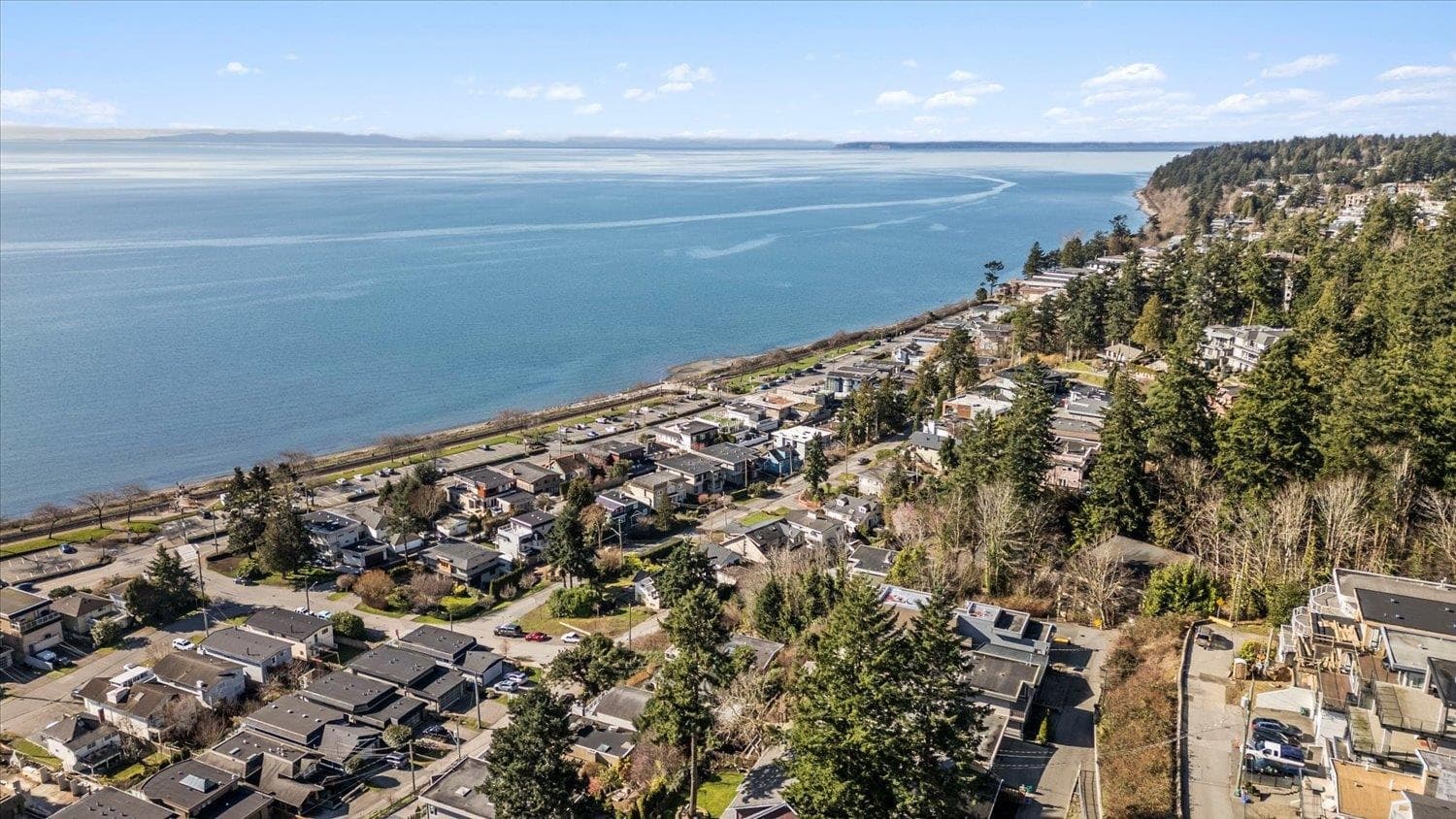 14667 W Beach Avenue, White Rock, V4B 2T9 — photo 2