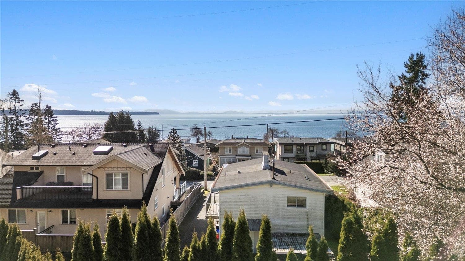 14667 W Beach Avenue, White Rock, V4B 2T9 — photo 3