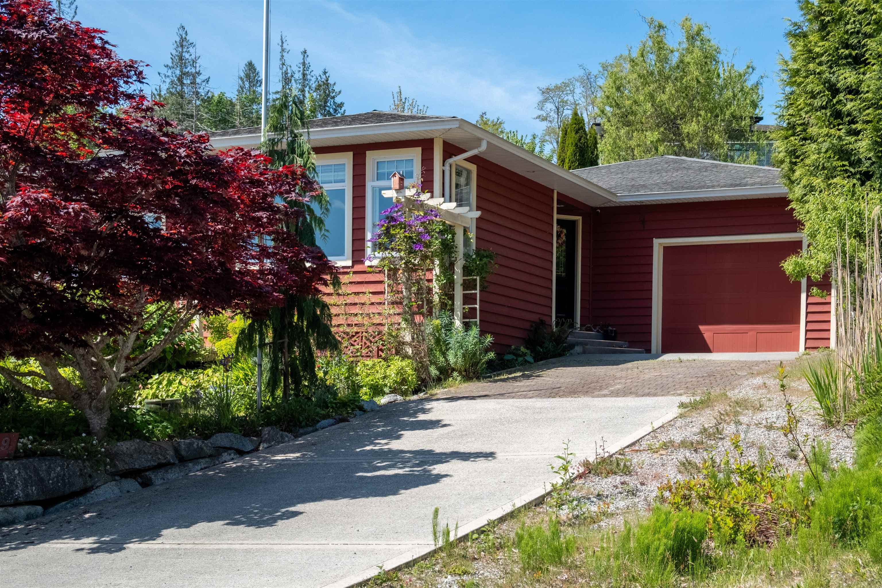 5599 Medusa Place, Sechelt
