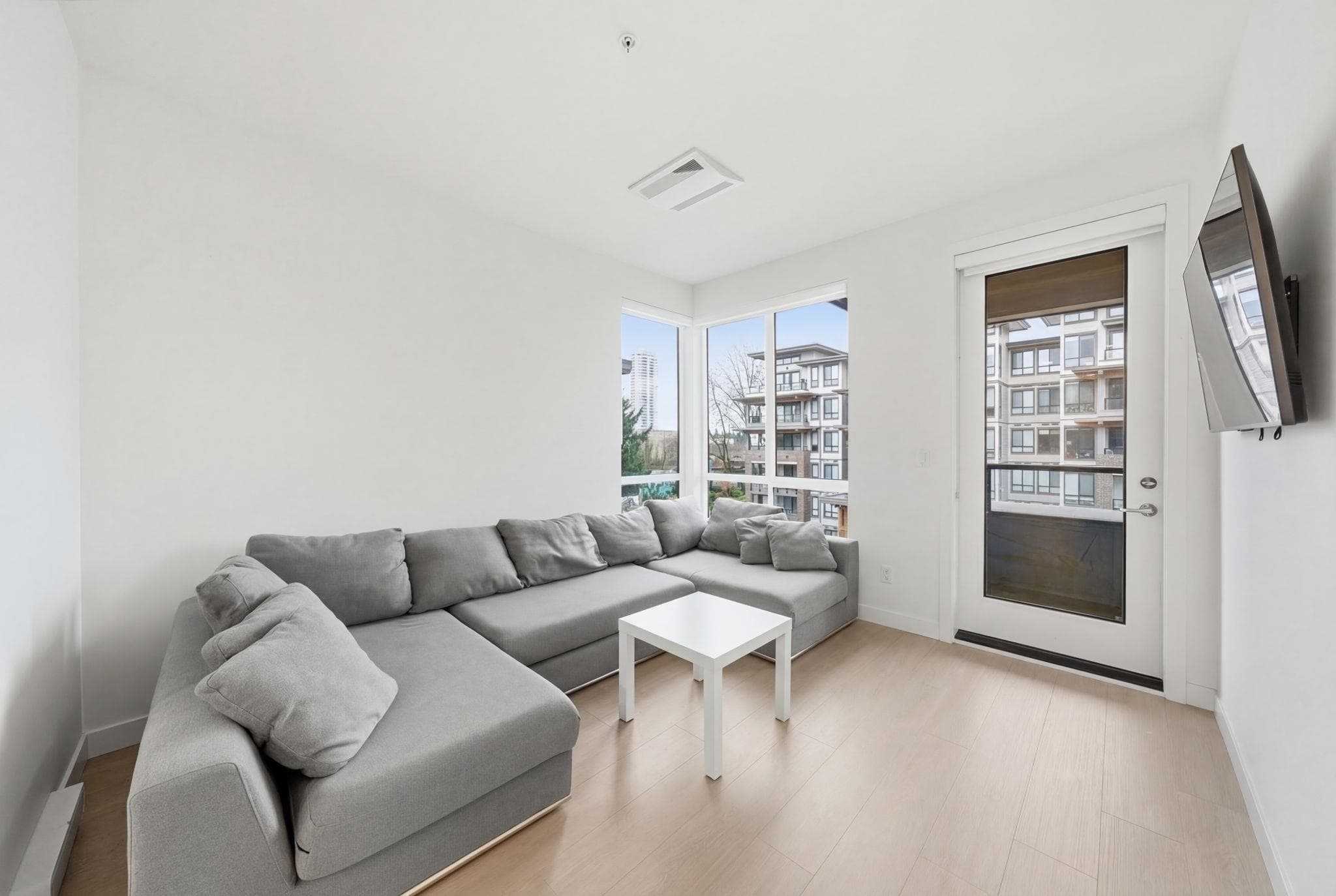 418 - 7588 16th Street, Burnaby, V3N 0H8 — photo 2