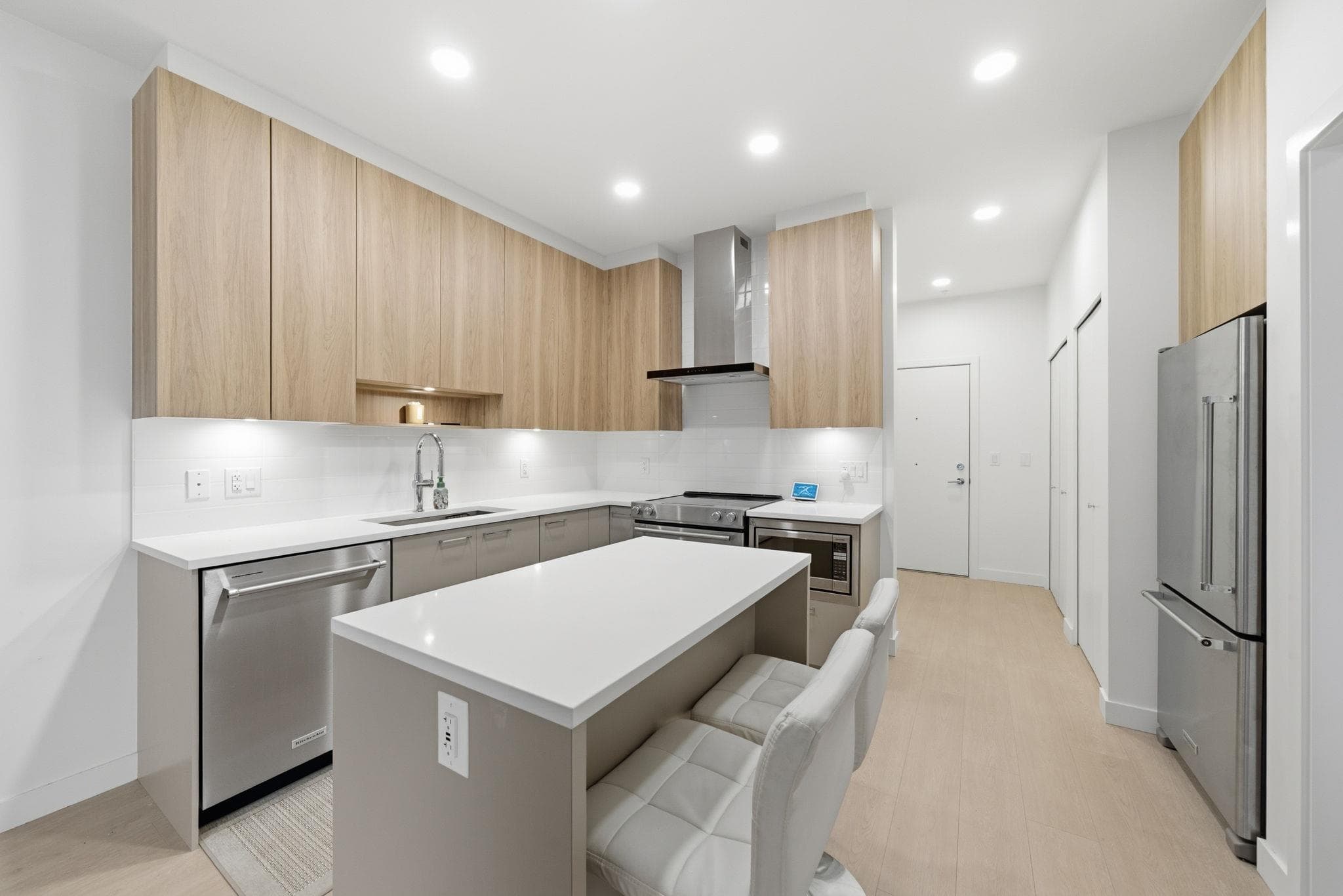 418 - 7588 16th Street, Burnaby, V3N 0H8 — photo 4