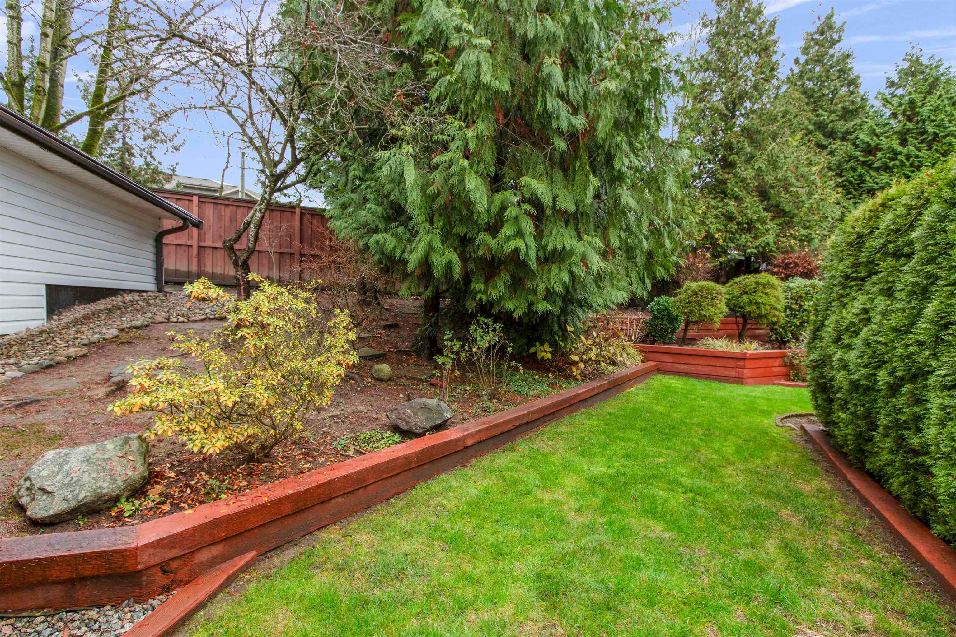 5917 Kildare Place, Surrey, V3S 6B2 — photo 3