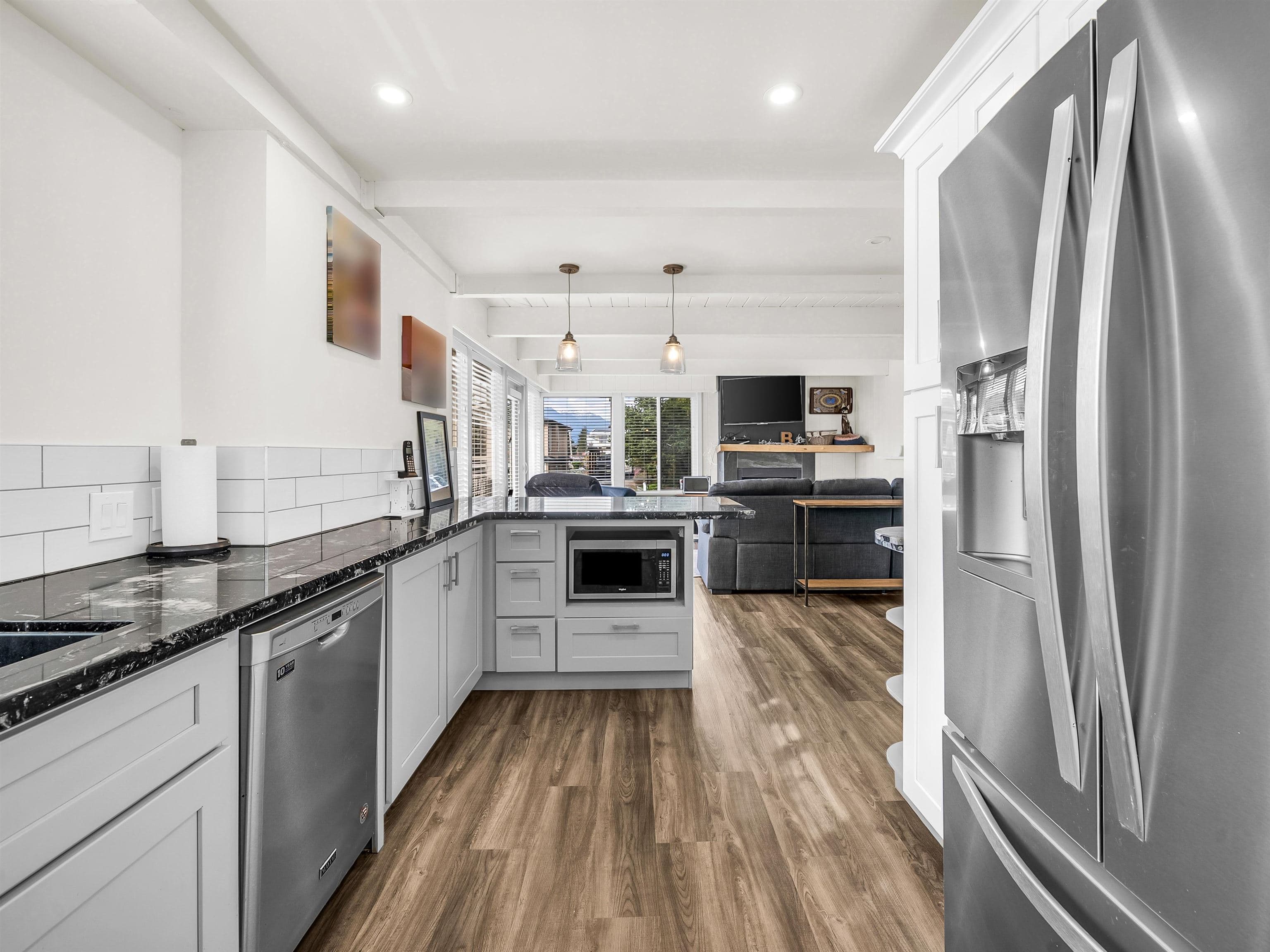 4862 Oxford Street, Burnaby, V5C 1E8 — photo 4