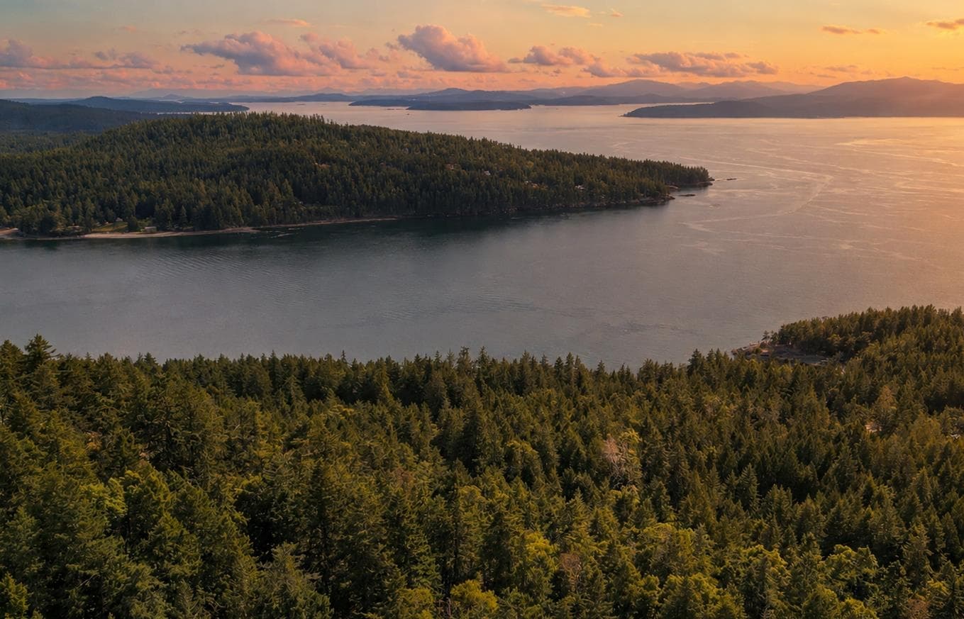 346 Deacon Hill Road, Mayne Island