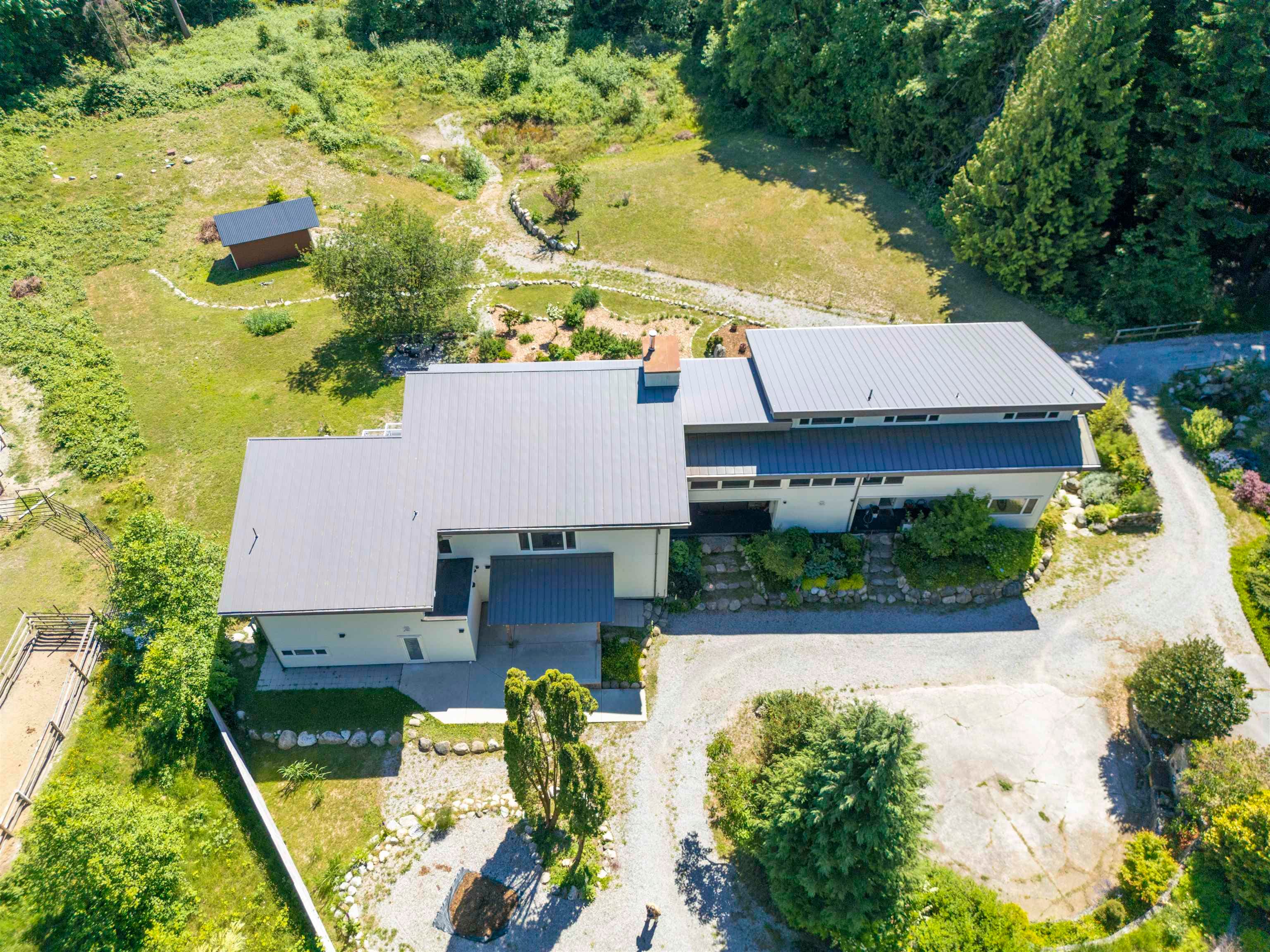714 Sullivan Road, Roberts Creek, V0N 2W6 — photo 2
