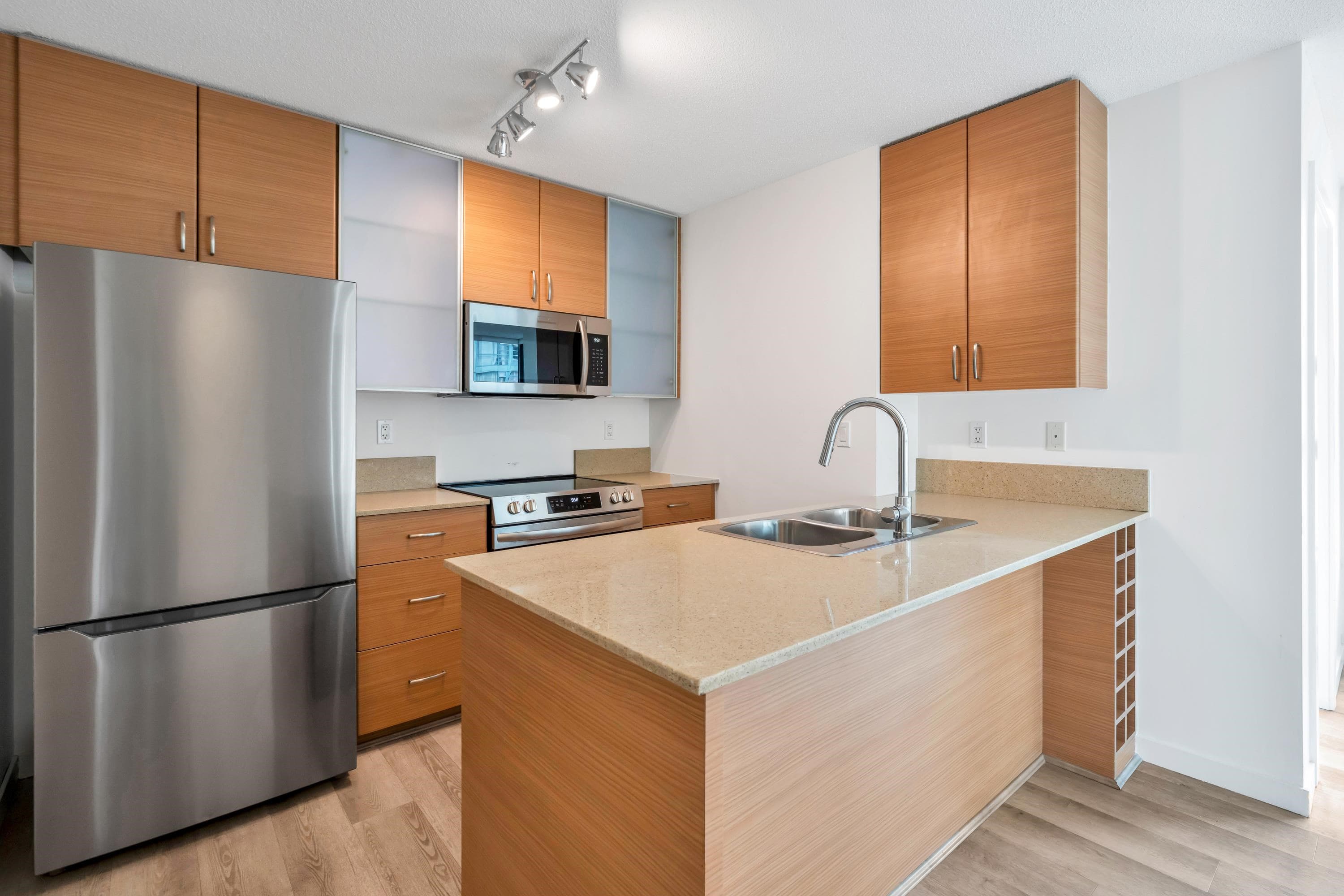 1601 - 928 Homer Street, Vancouver, V6B 1T7 — photo 3